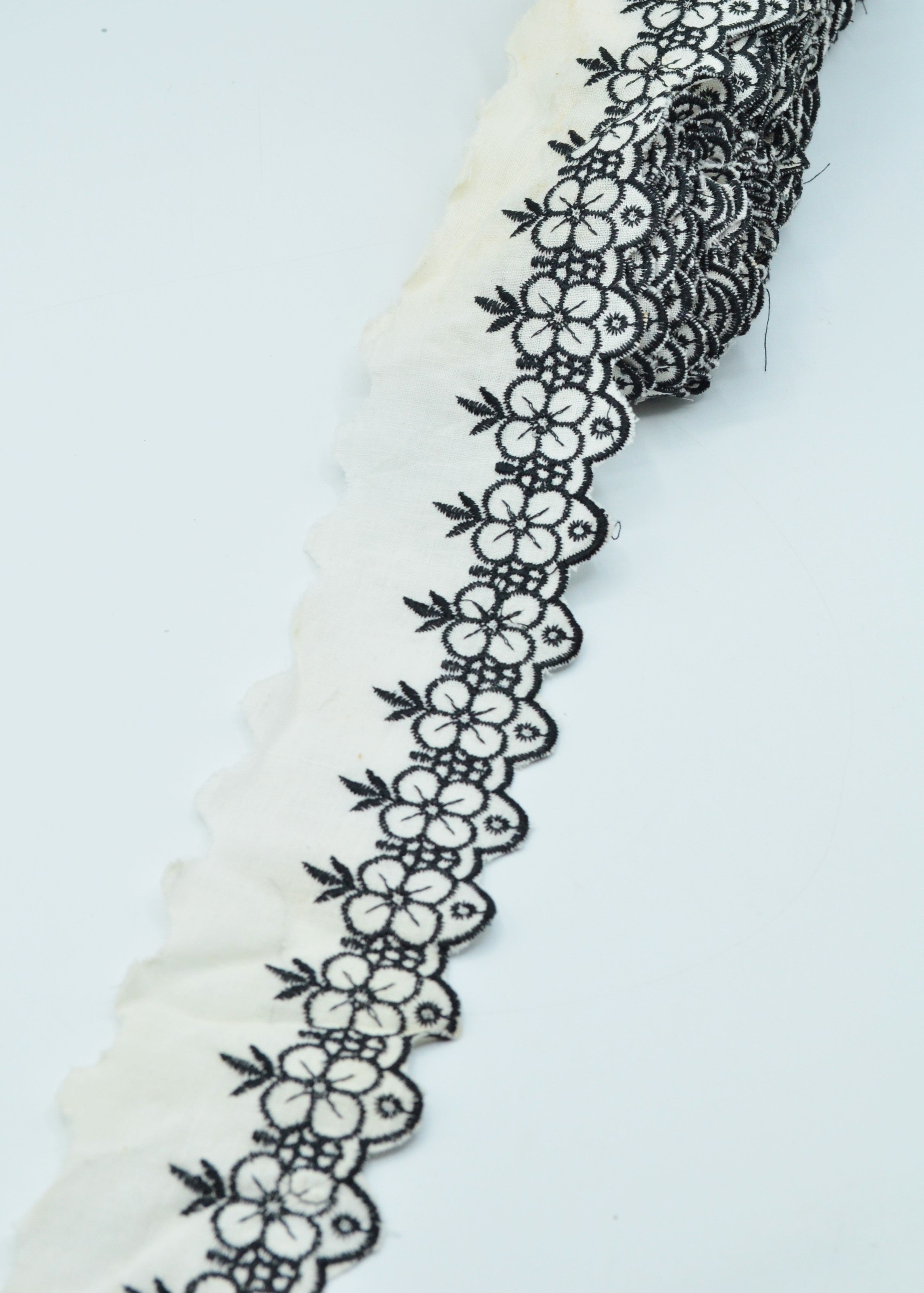 Dantela De Bumbac Brodata 6.50cm