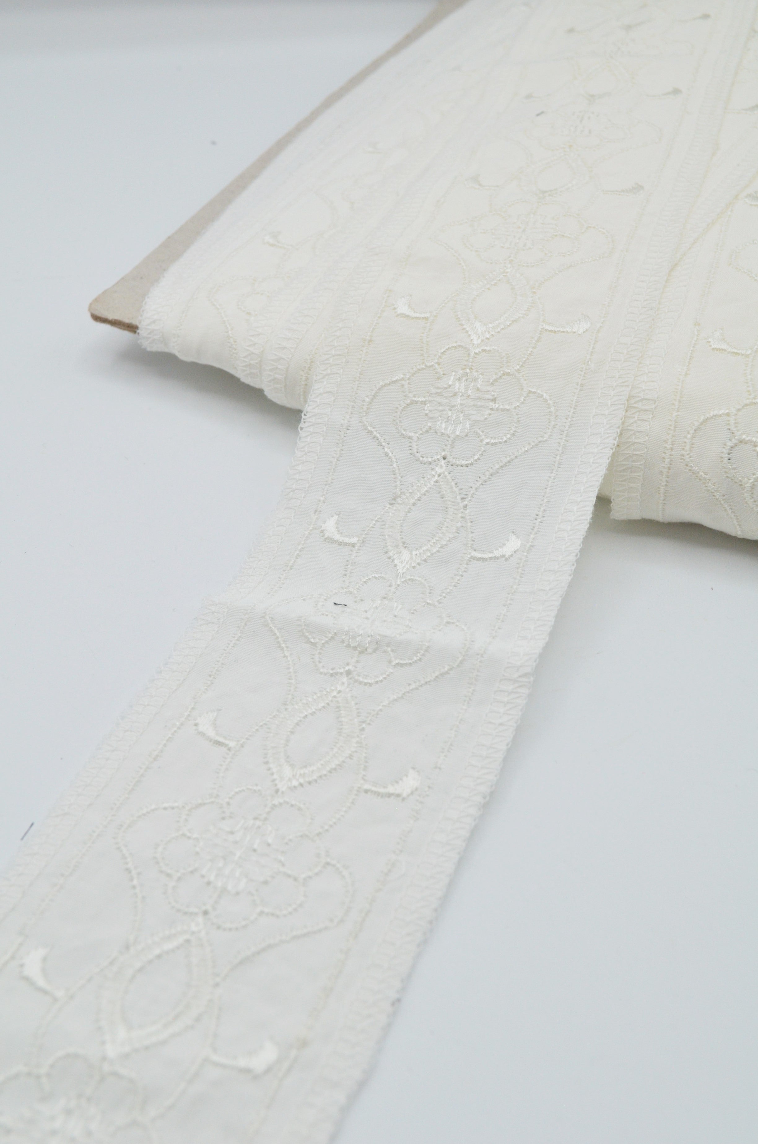 Banda Brodata De Bumbac, 60mm, Ivoire