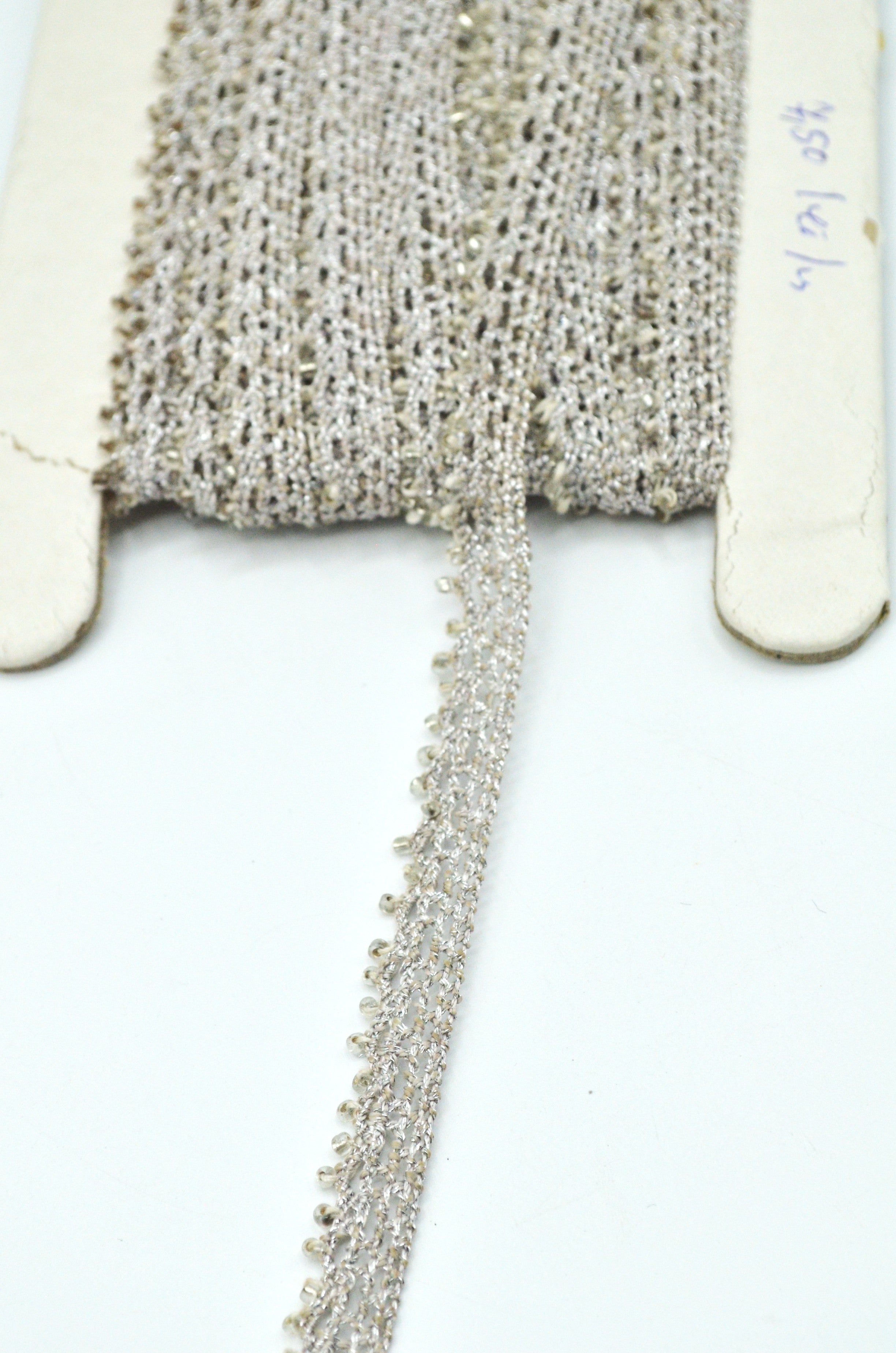 Dantela De Bumbac Cu Fir Lurex Argintiu Si Margele, 13mm