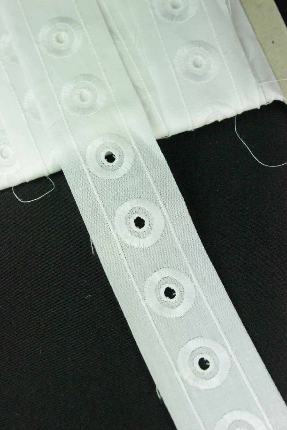 Dantela De Bumbac 35mm, Alb