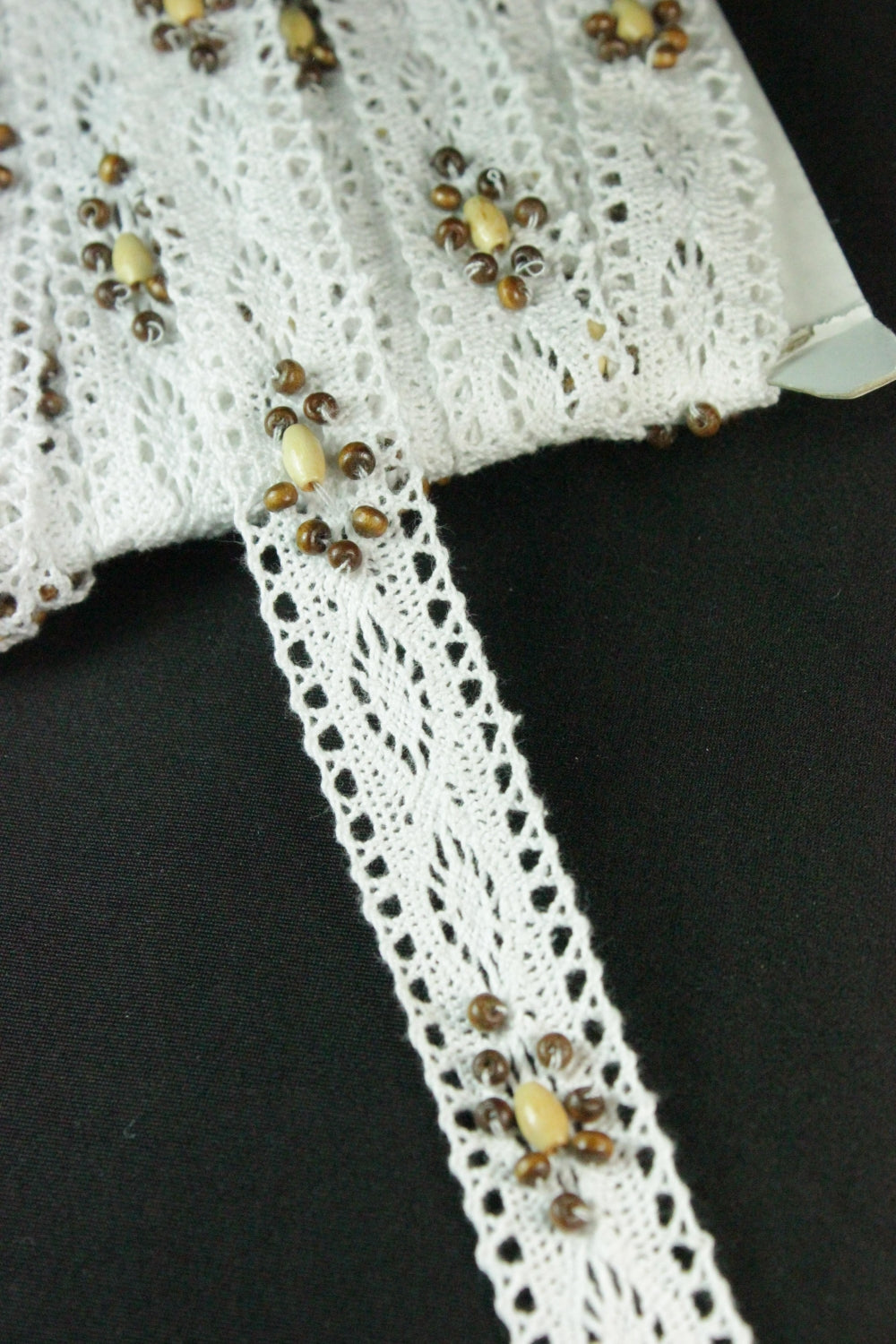 Dantela De Bumbac Cu Margele De Lemn, 20mm, Alb