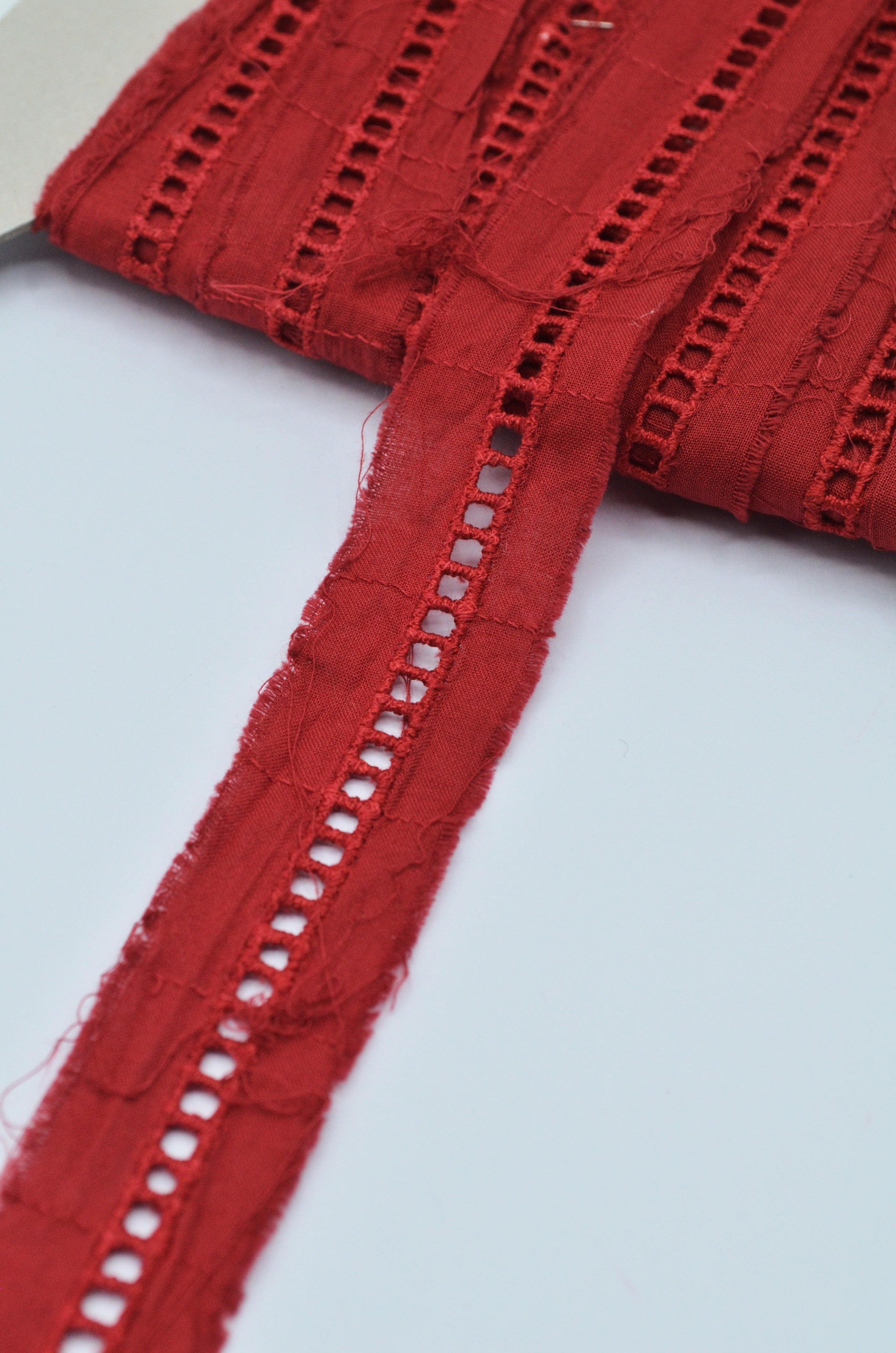 Dantela De Bumbac 25mm, Rosu