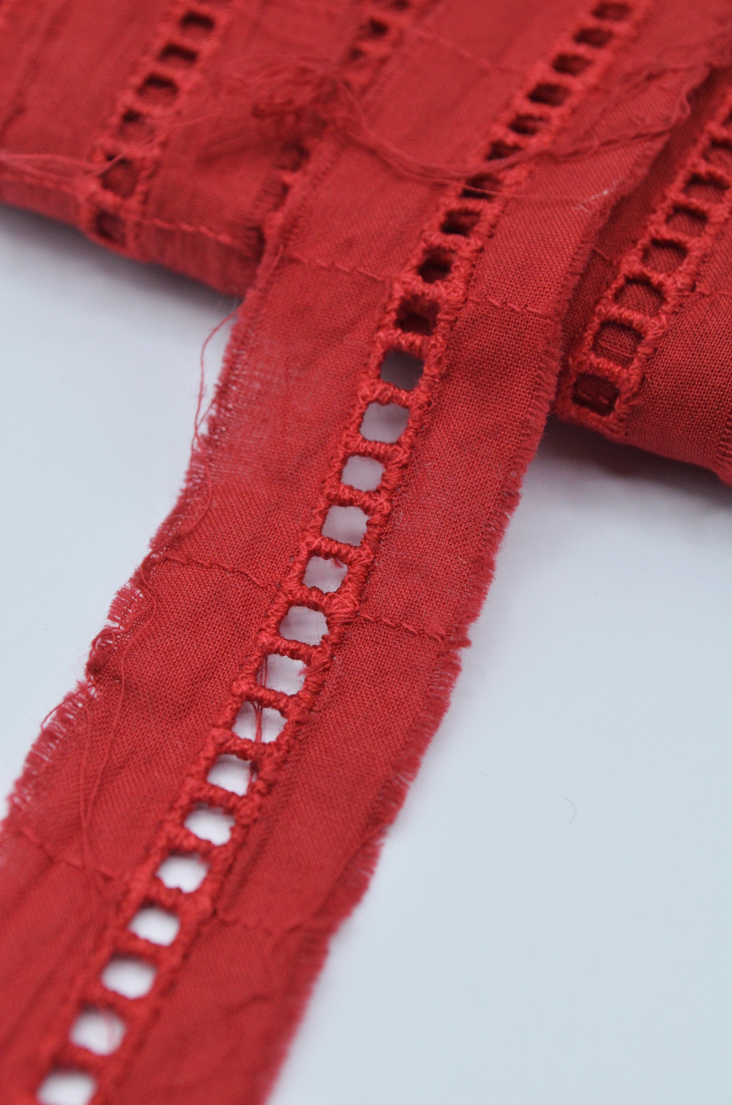 Dantela De Bumbac 25mm, Rosu