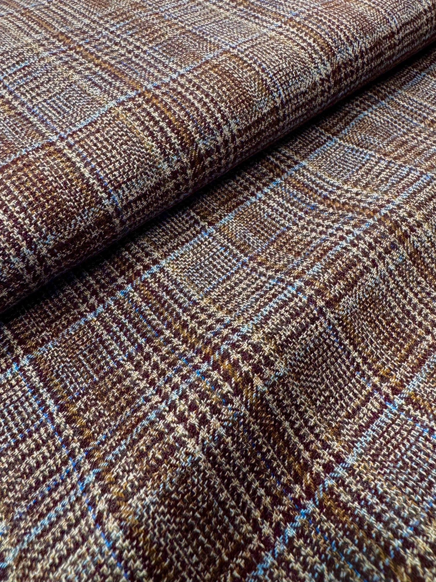 Stofa In Carouri De Lana, Maro