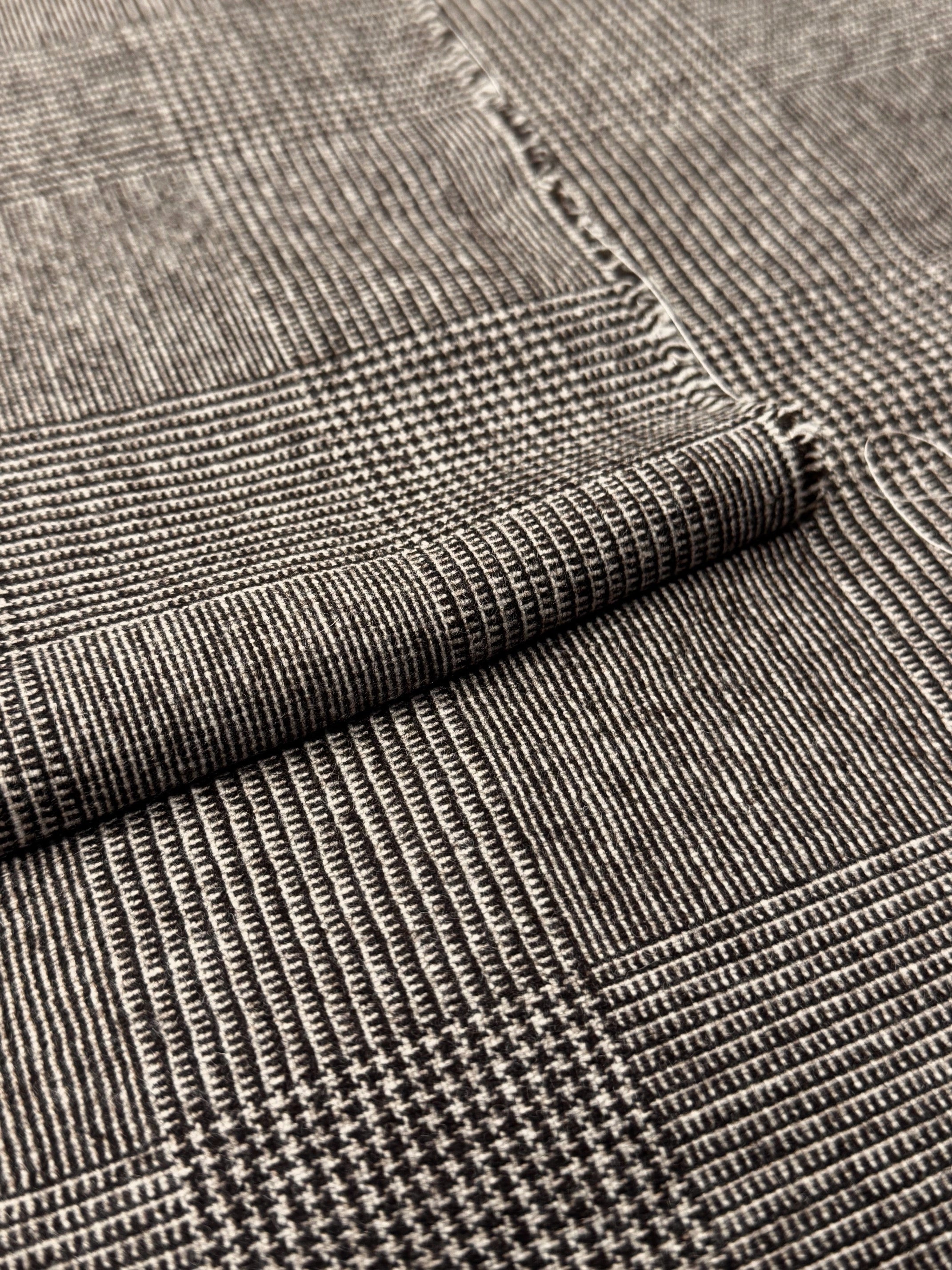 Stofa In Carouri De Lana, Maro