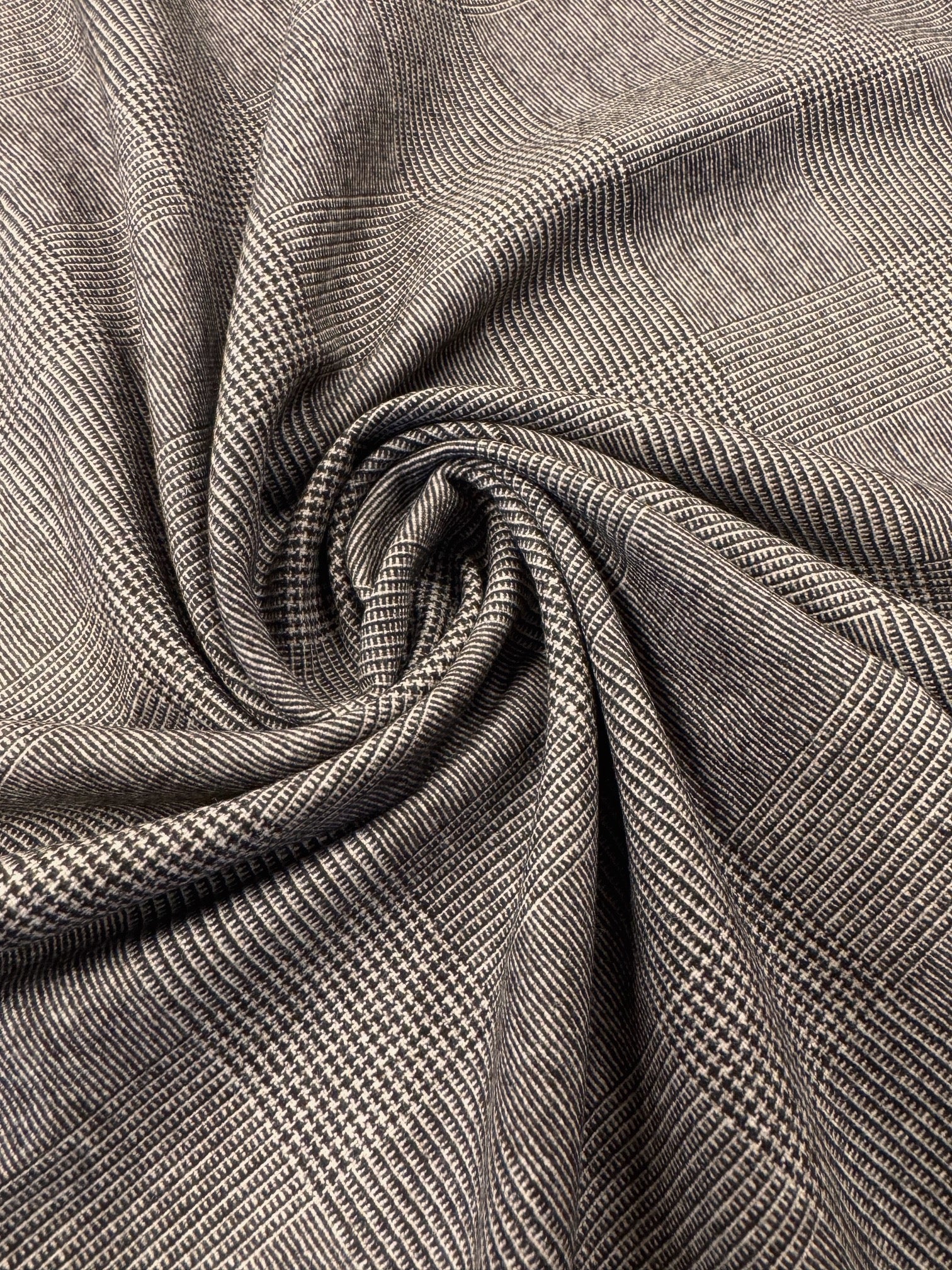 Stofa In Carouri De Lana, Maro