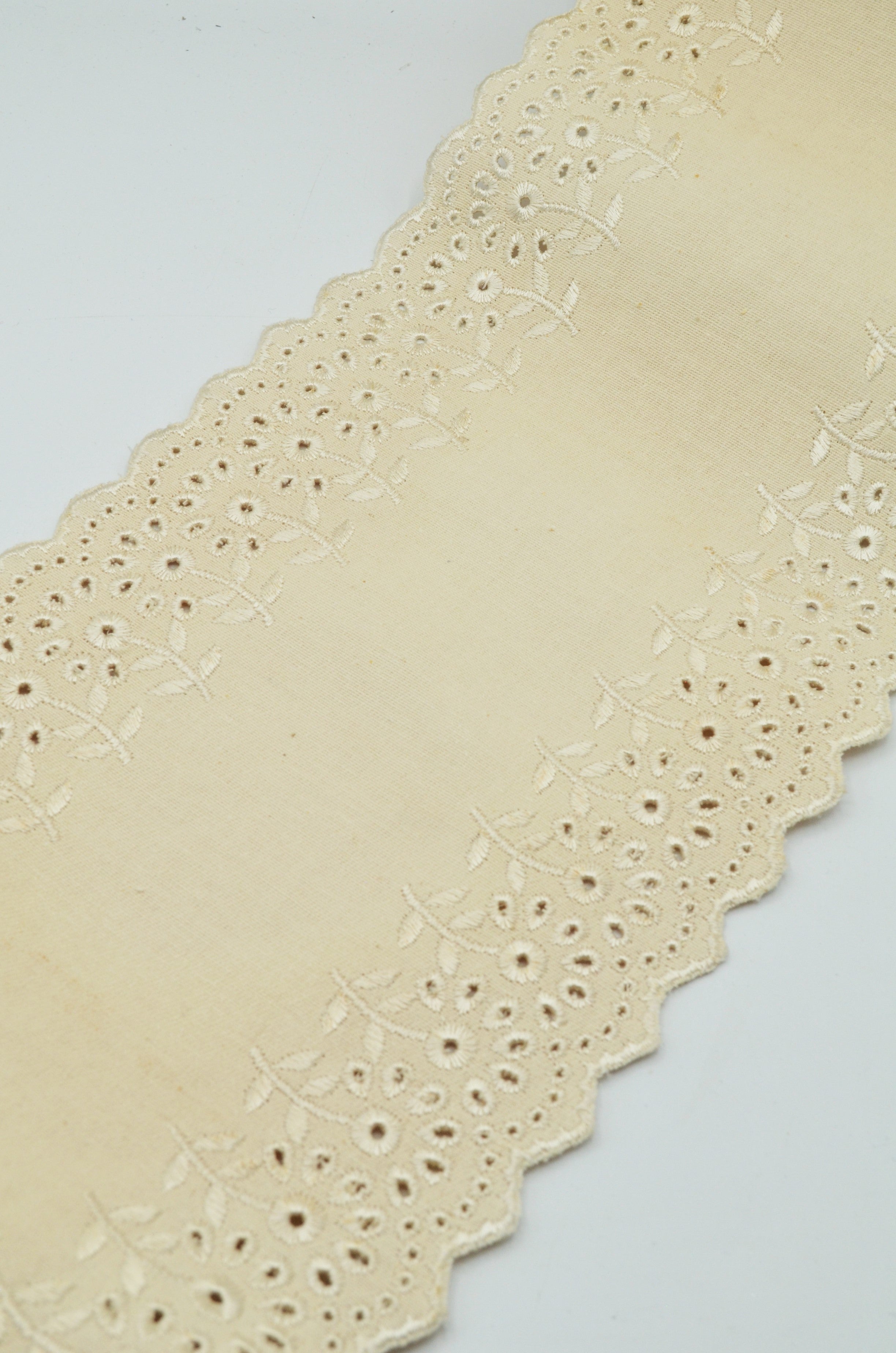 Tresa De Bumbac Brodata, 20cm, Bej