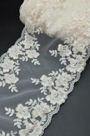 Dantela Ivoire Cu Roz Pastel, 18cm