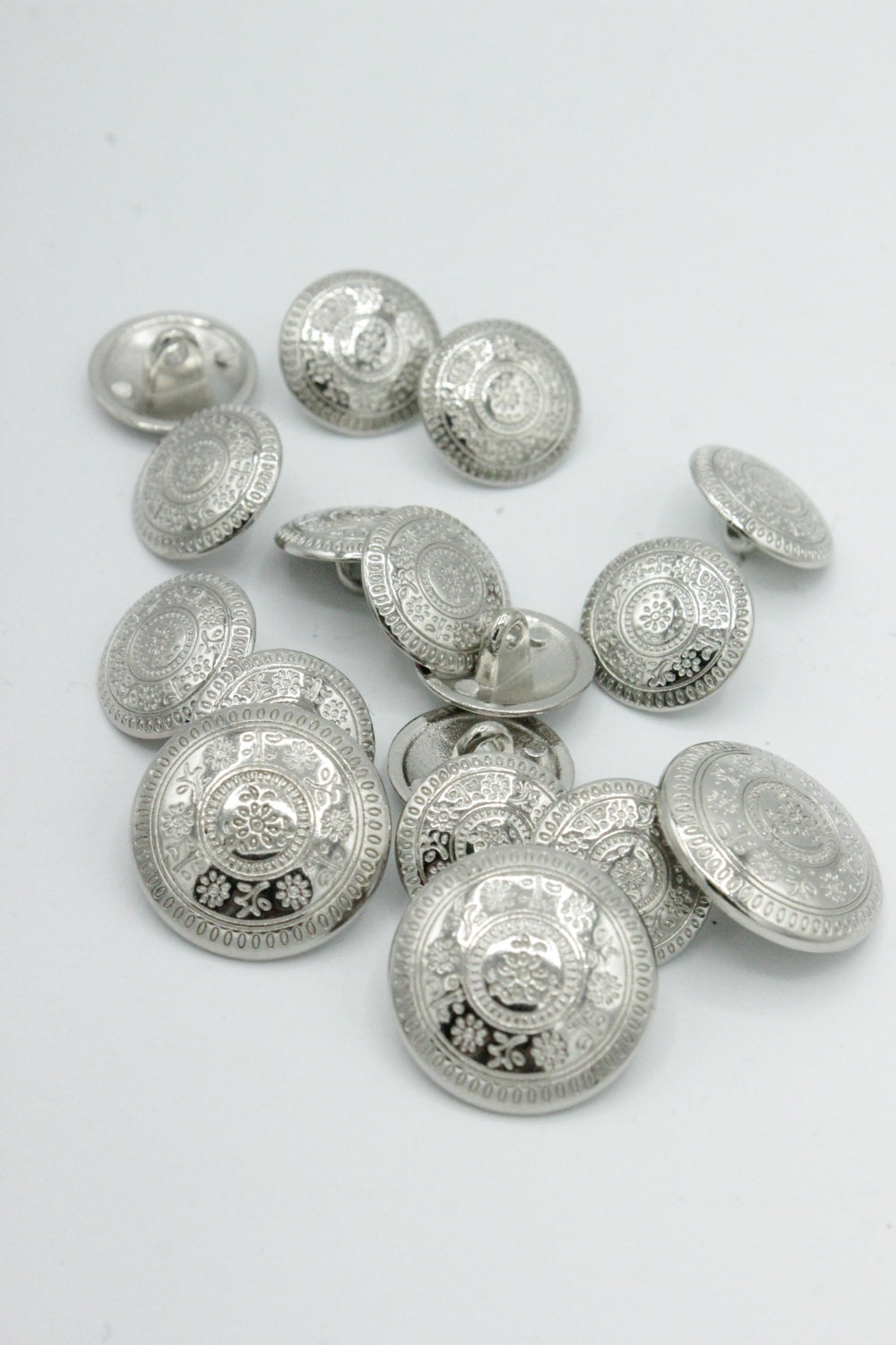 Nasturi Metalici, Argintii