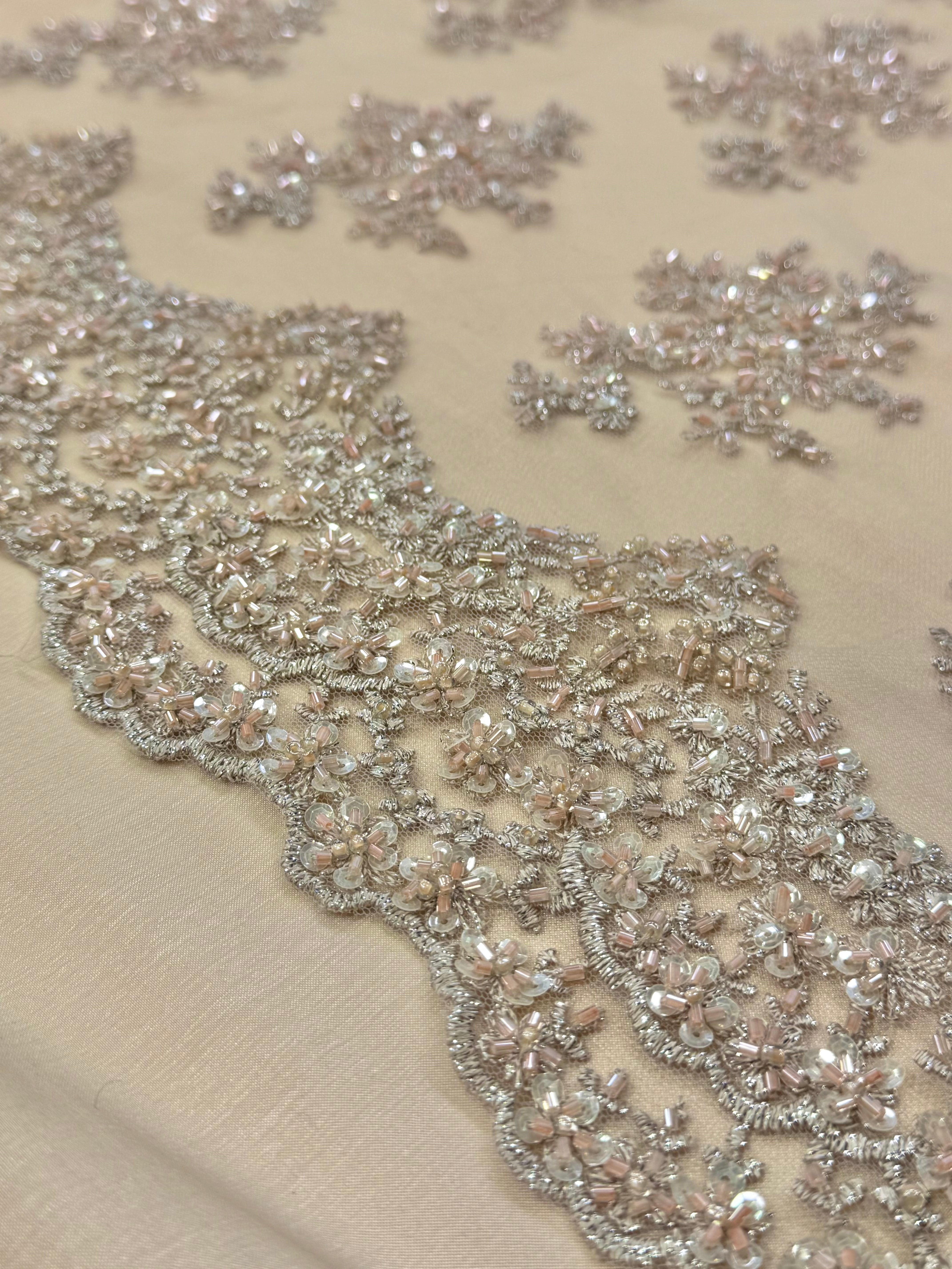 Broderie Pe Tull Crem Cu Margele Somon