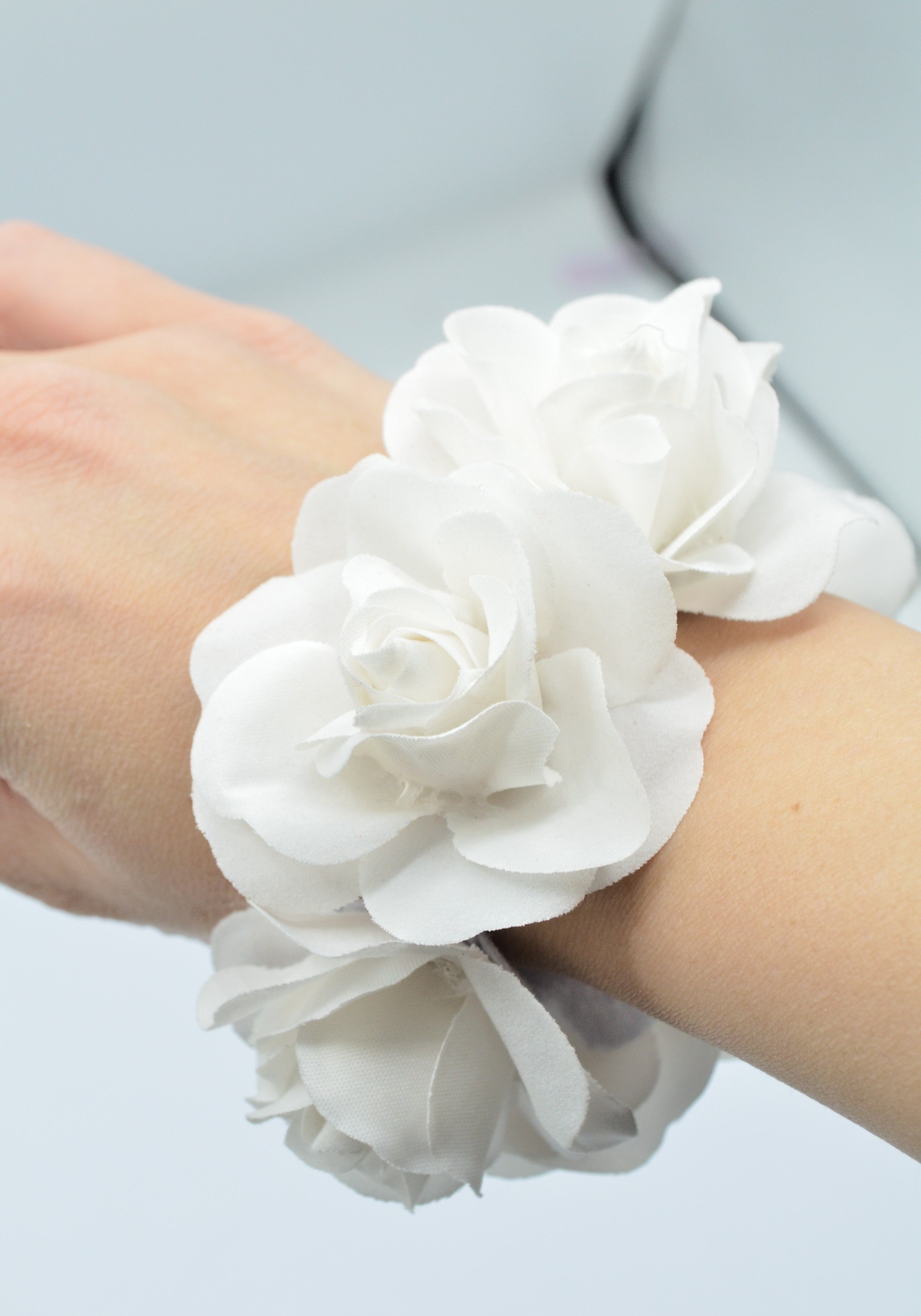 Bratara Pe Elastic Cu Flori