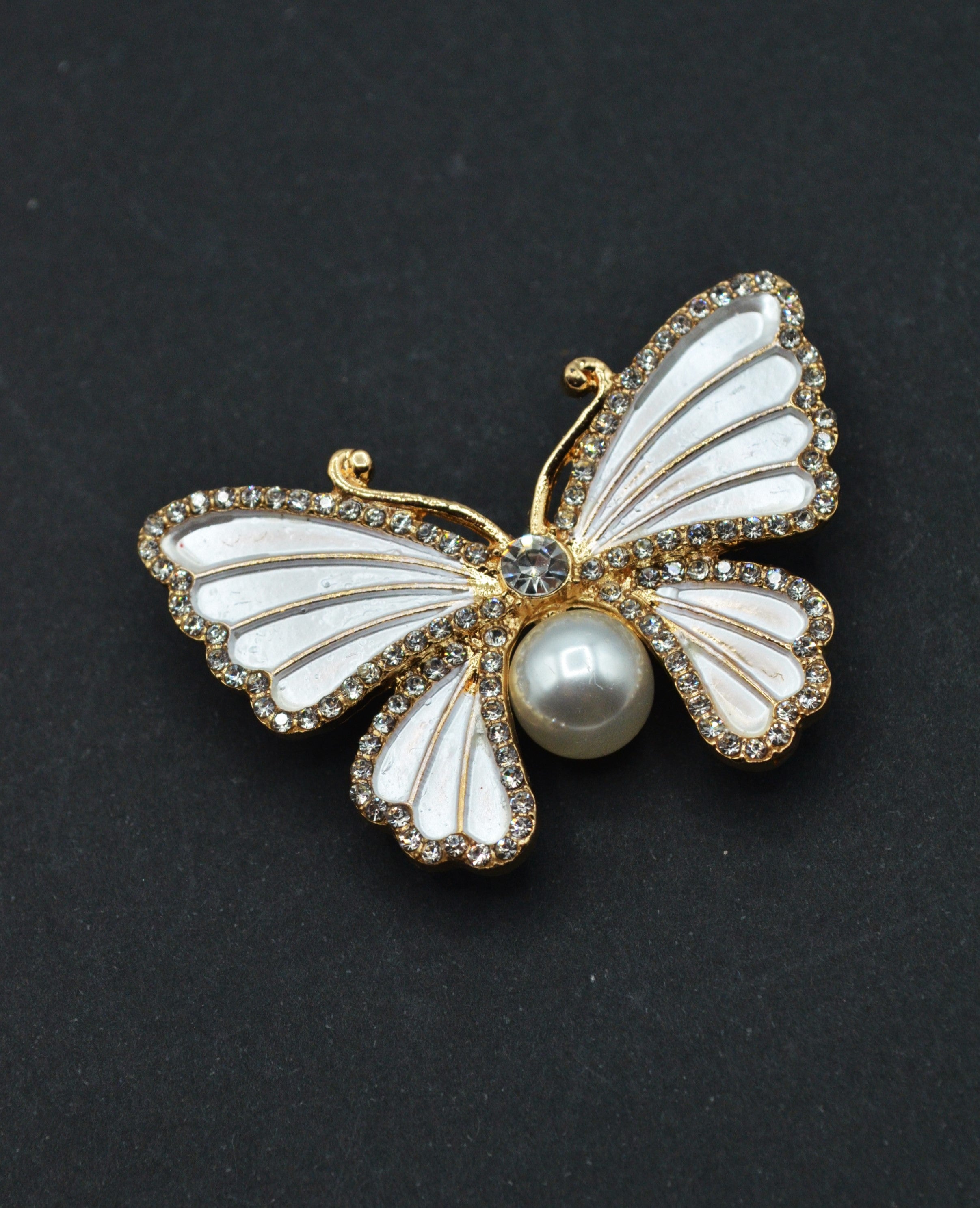 Brosa Fluture Cu Pietre Si Perle 3.50x5cm