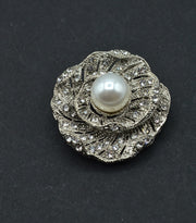 Brosa Cu Pietre Si Perle 3.60cm - Argintiu