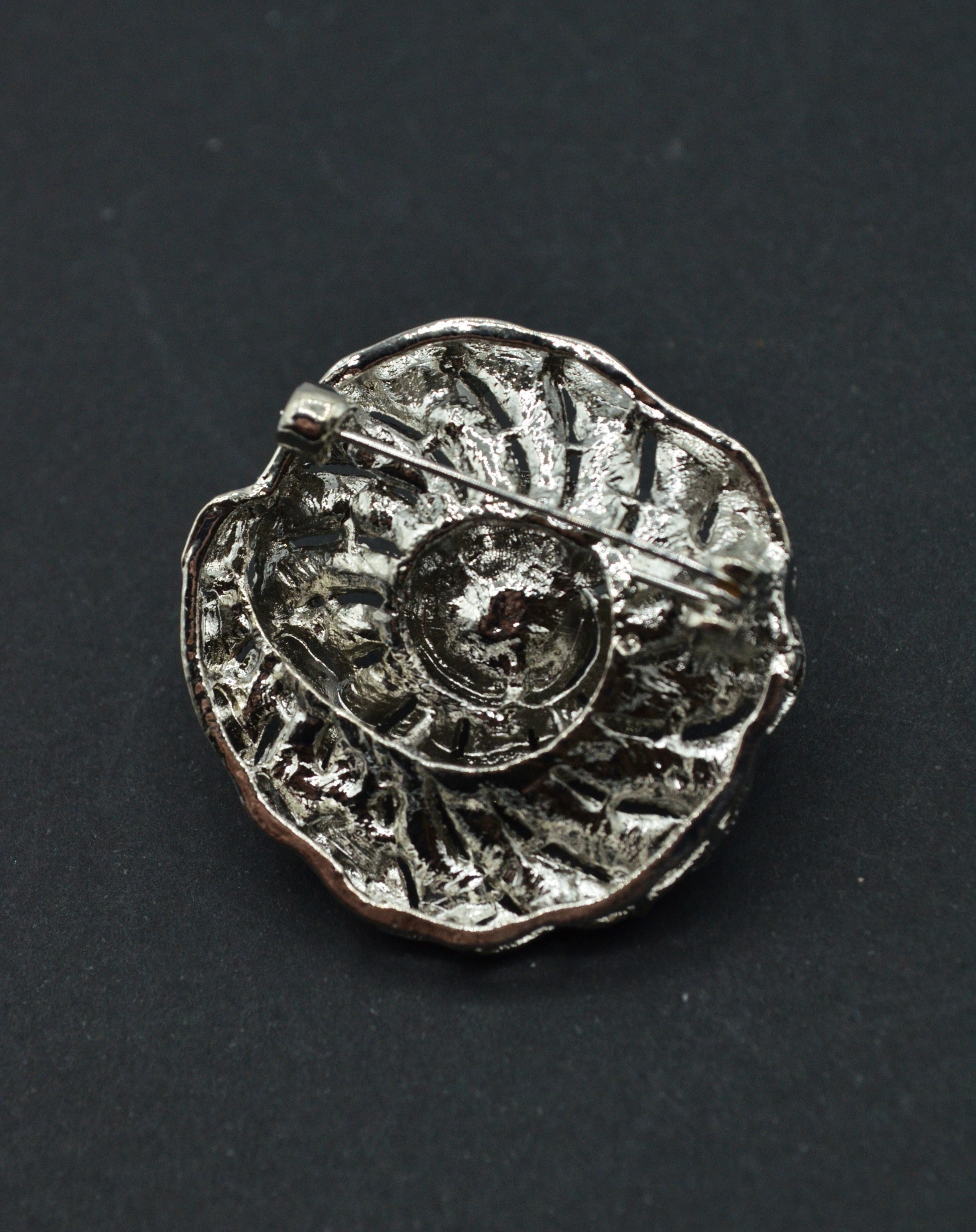 Brosa Cu Pietre Si Perle 3.60cm - Argintiu