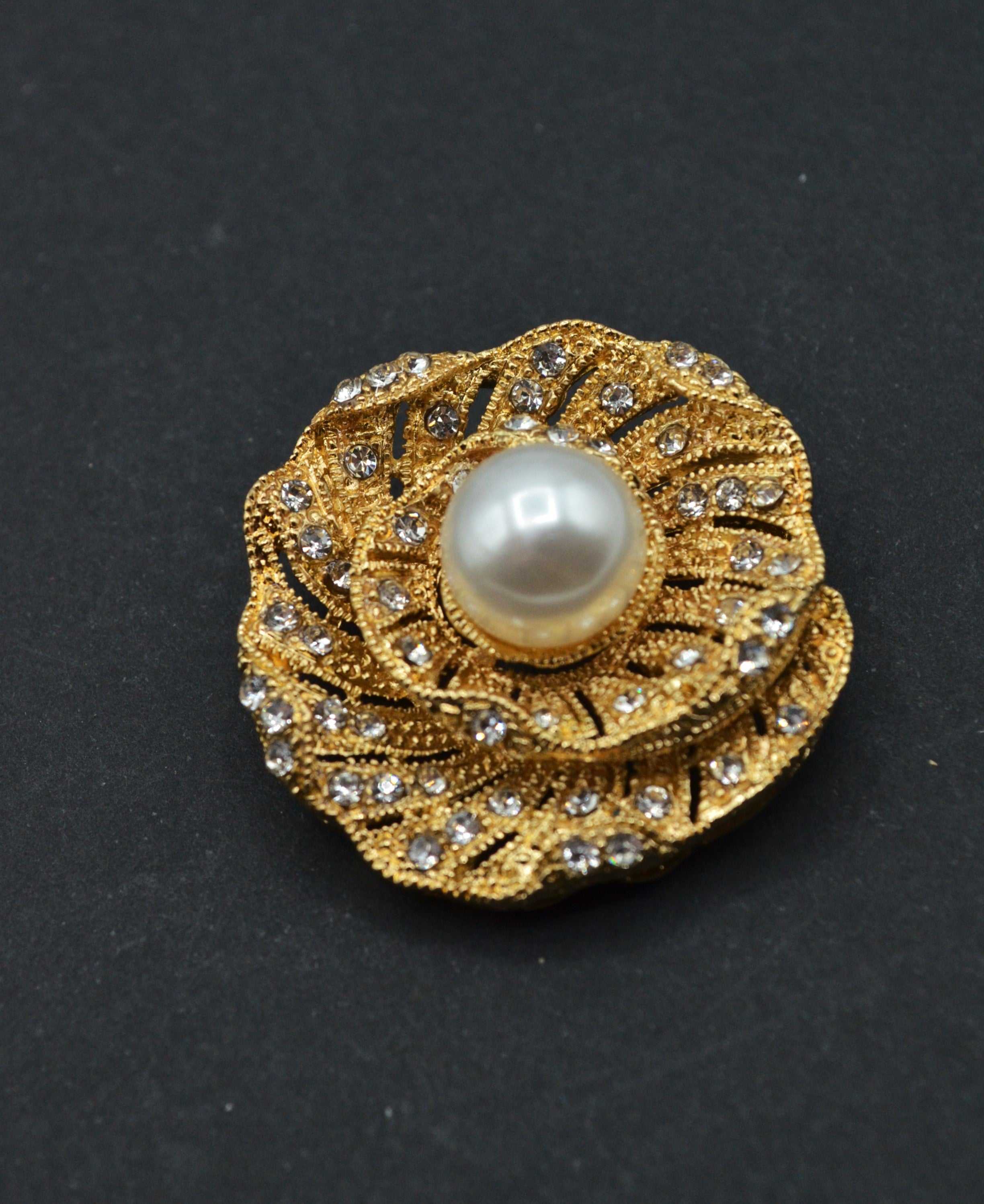 Brosa Cu Pietre Si Perle 3.60cm - Auriu