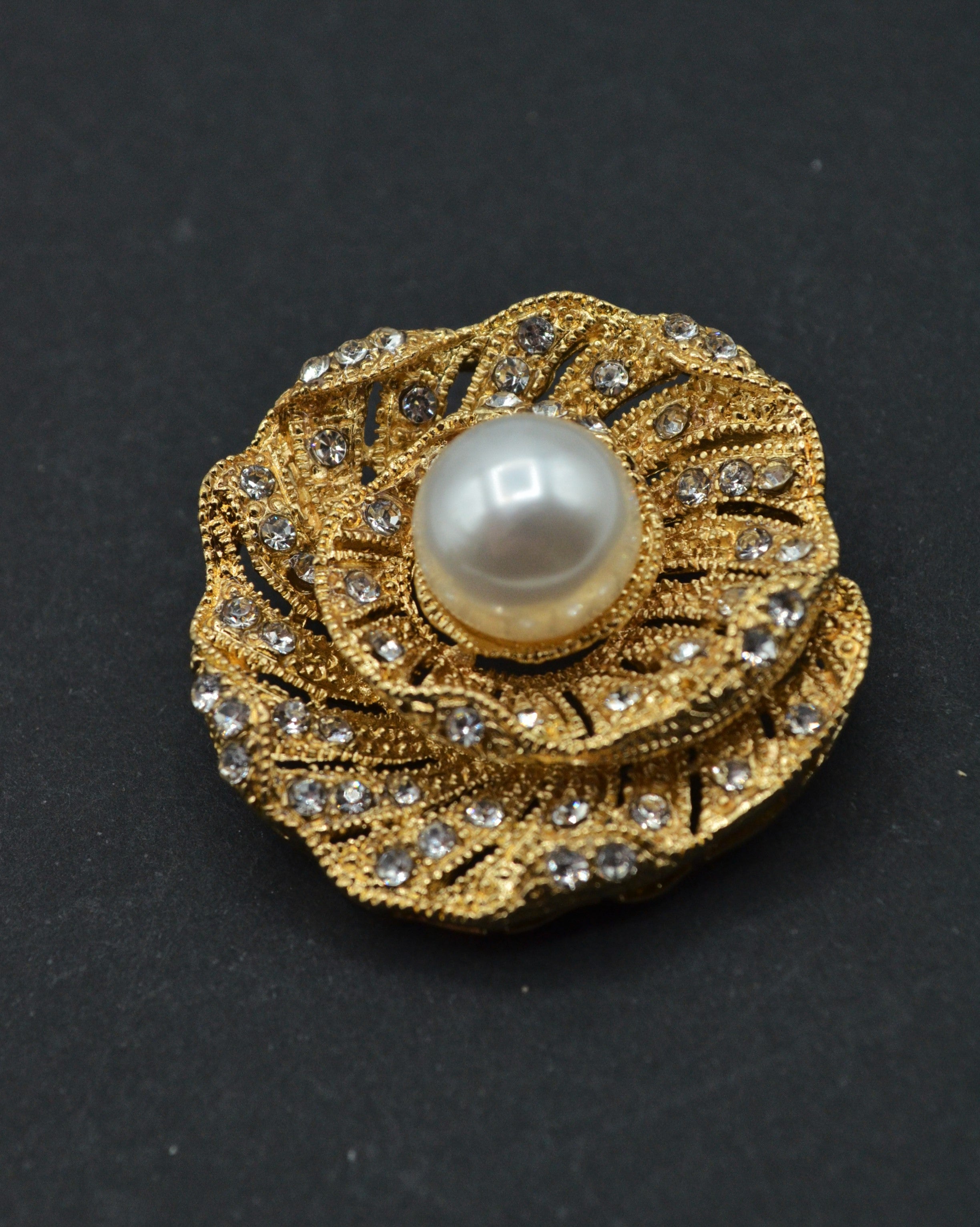 Brosa Cu Pietre Si Perle 3.60cm - Auriu