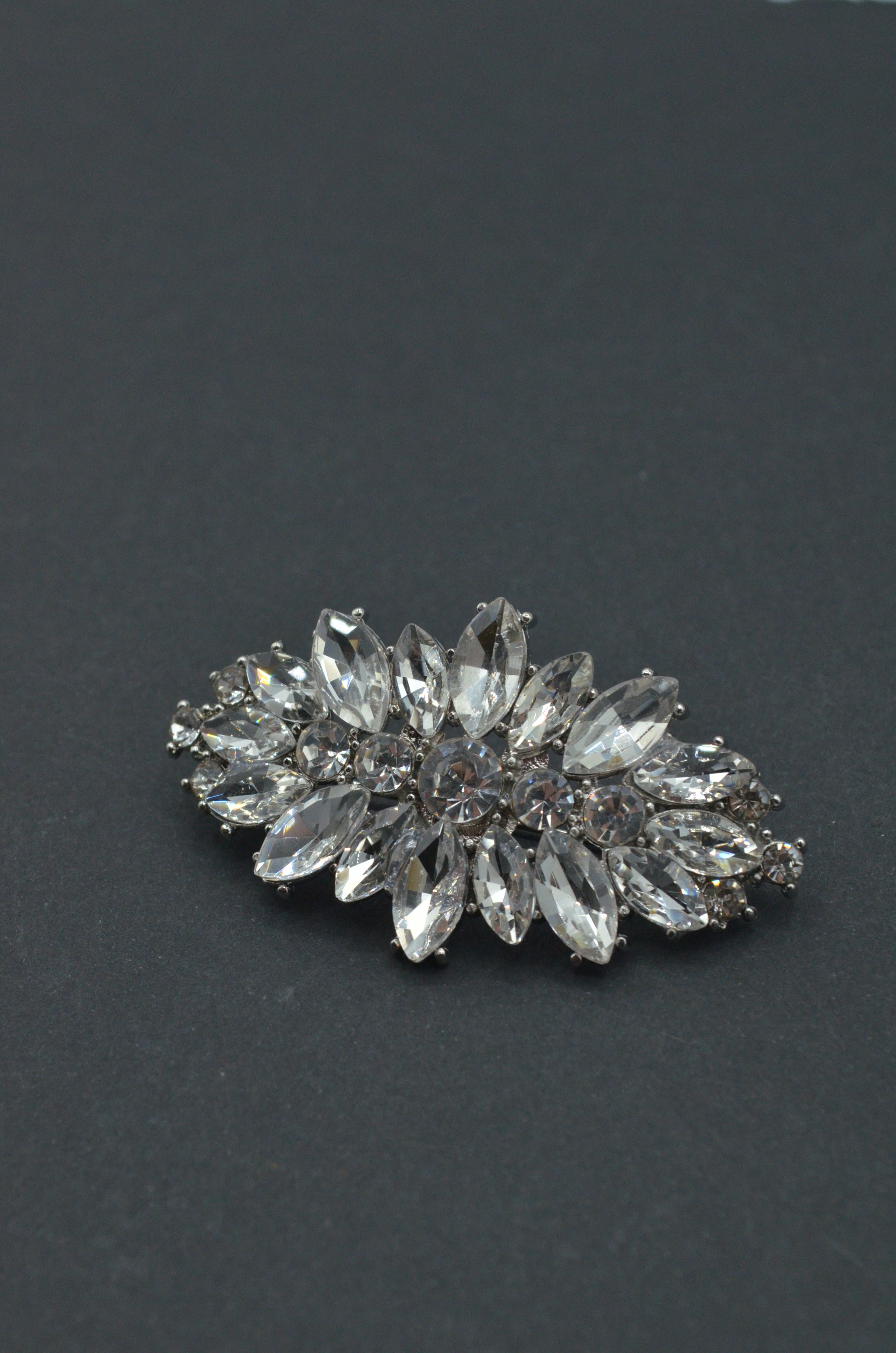 Brosa Cu Pietre 5.70x3.10cm