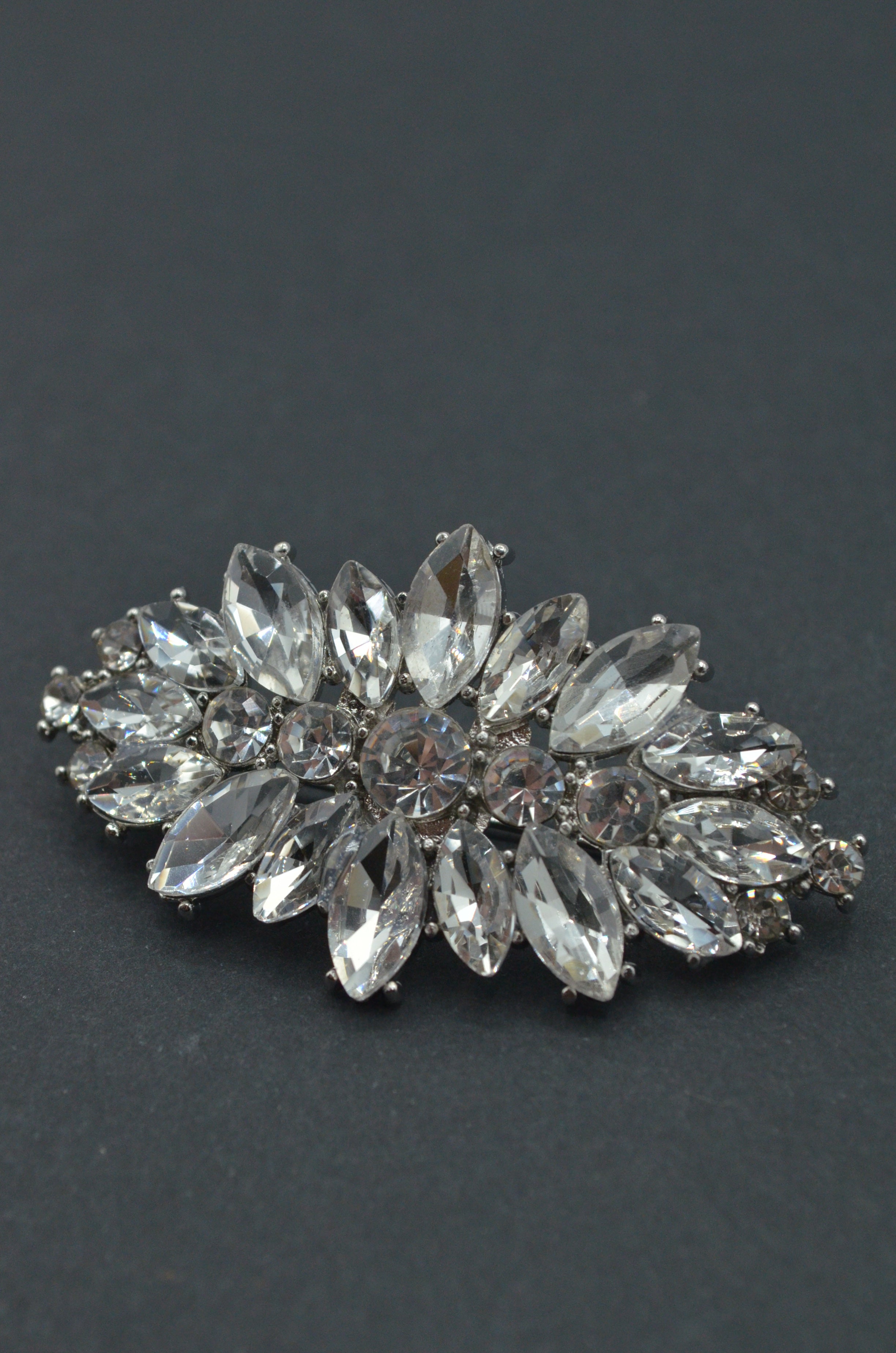 Brosa Cu Pietre 5.70x3.10cm