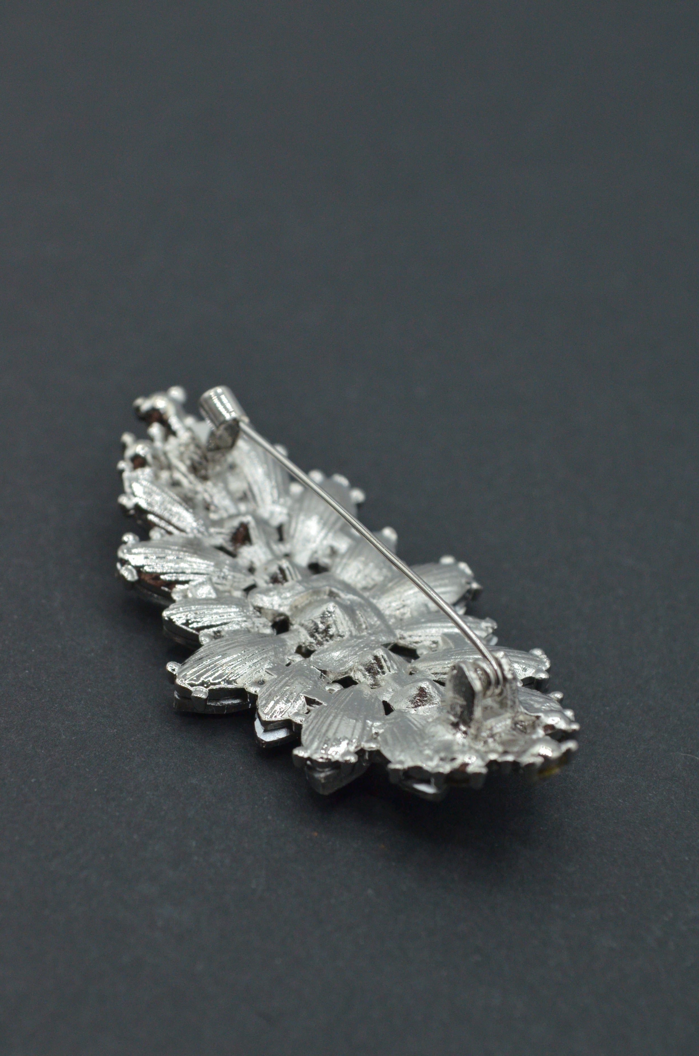 Brosa Cu Pietre 5.70x3.10cm