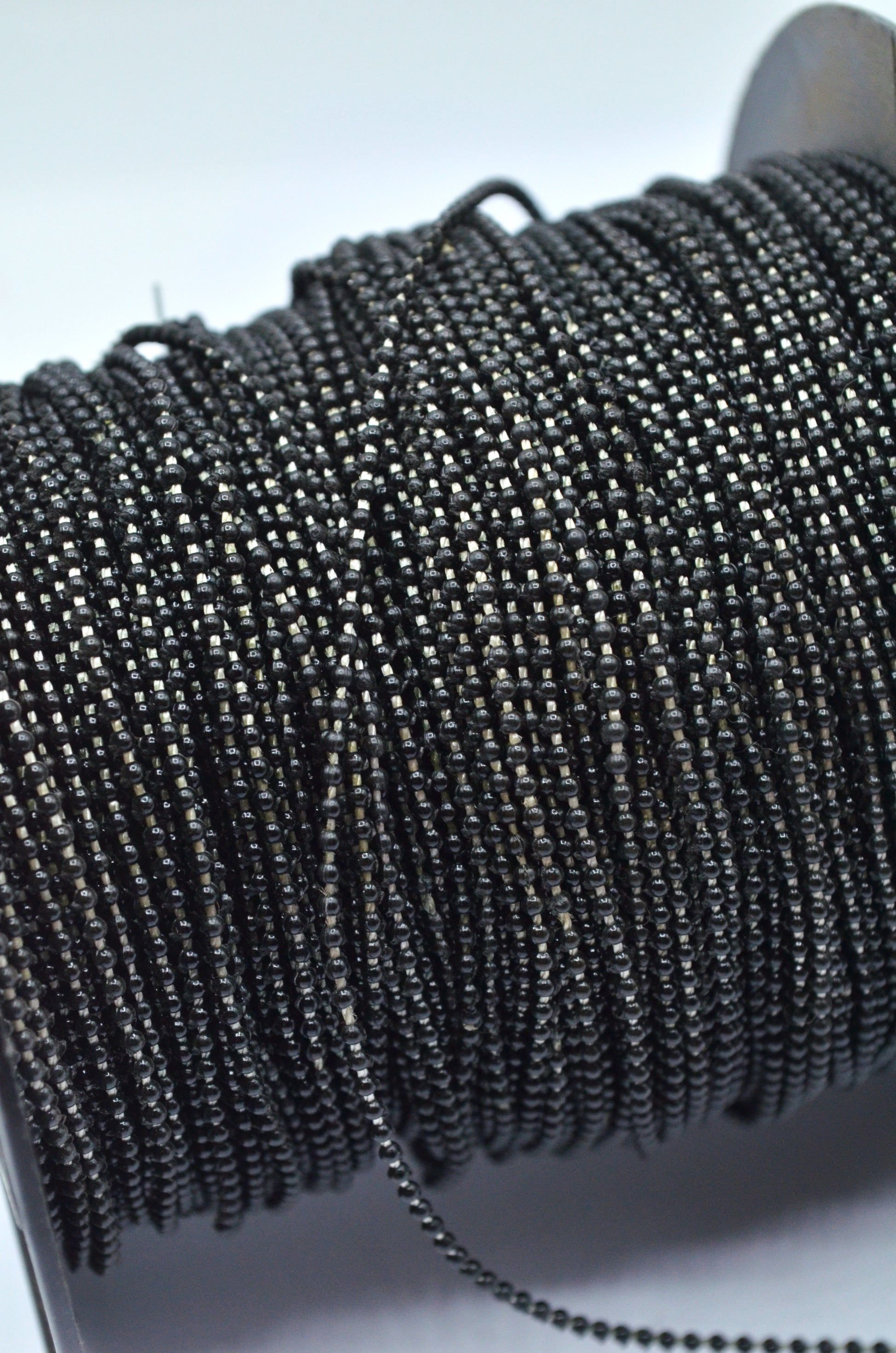 Bilute Mici Din Plastic 1.5mm Pe Guta, Negru