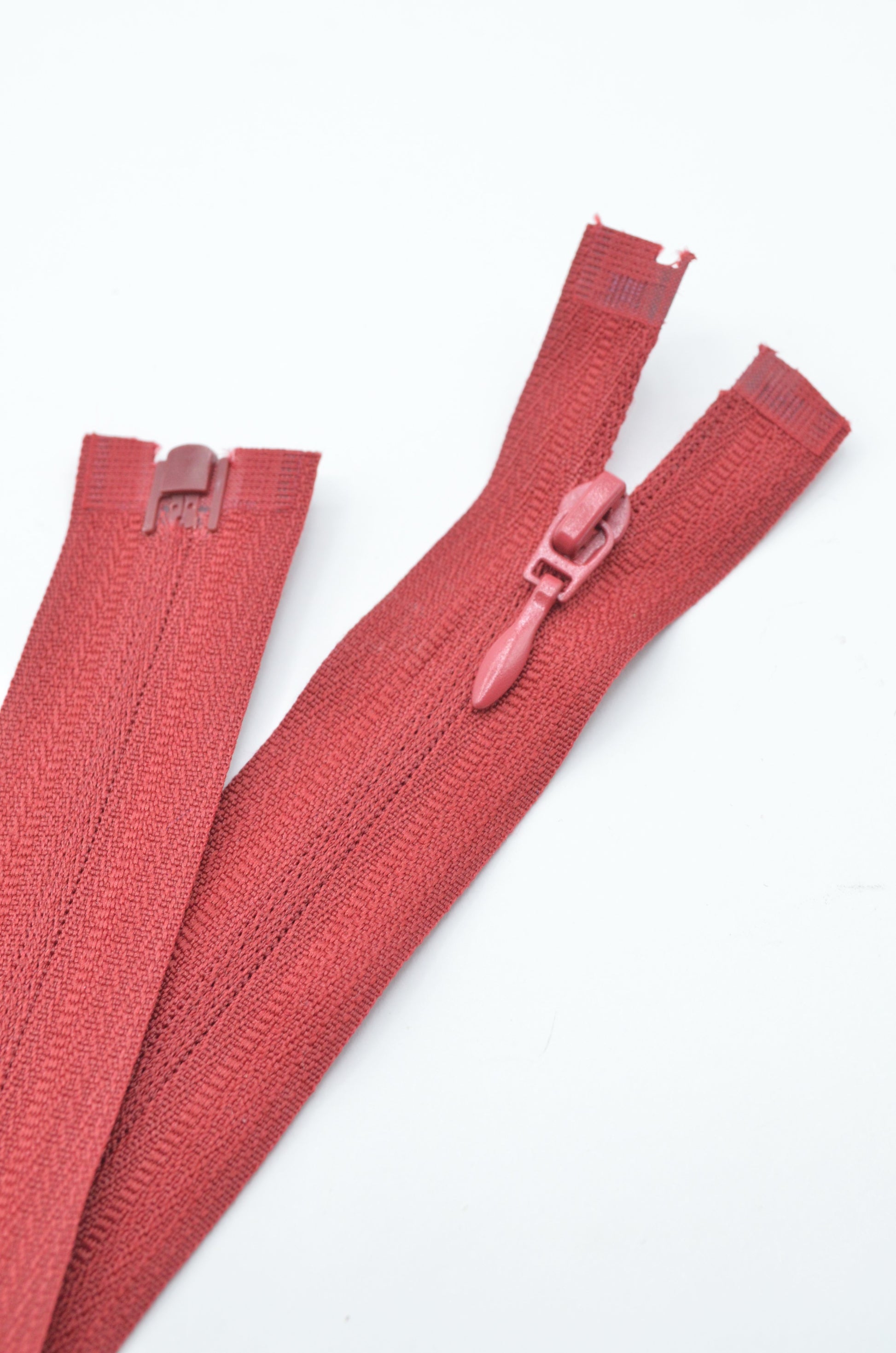 Fermoar Ascuns Pe Panza Detasabil, 60cm, Grena