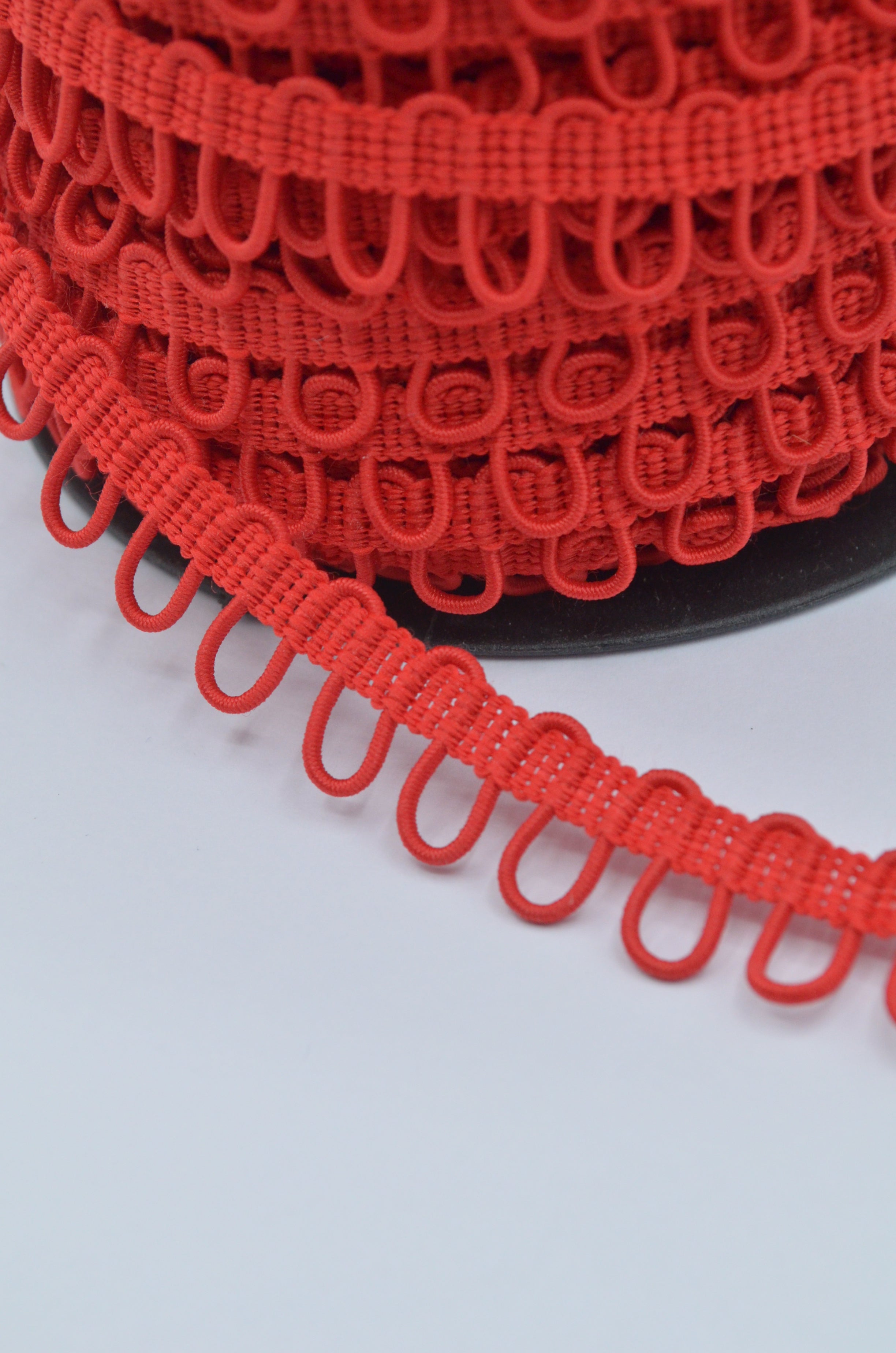 Banda Cu Butoniere Elastice,Rosu