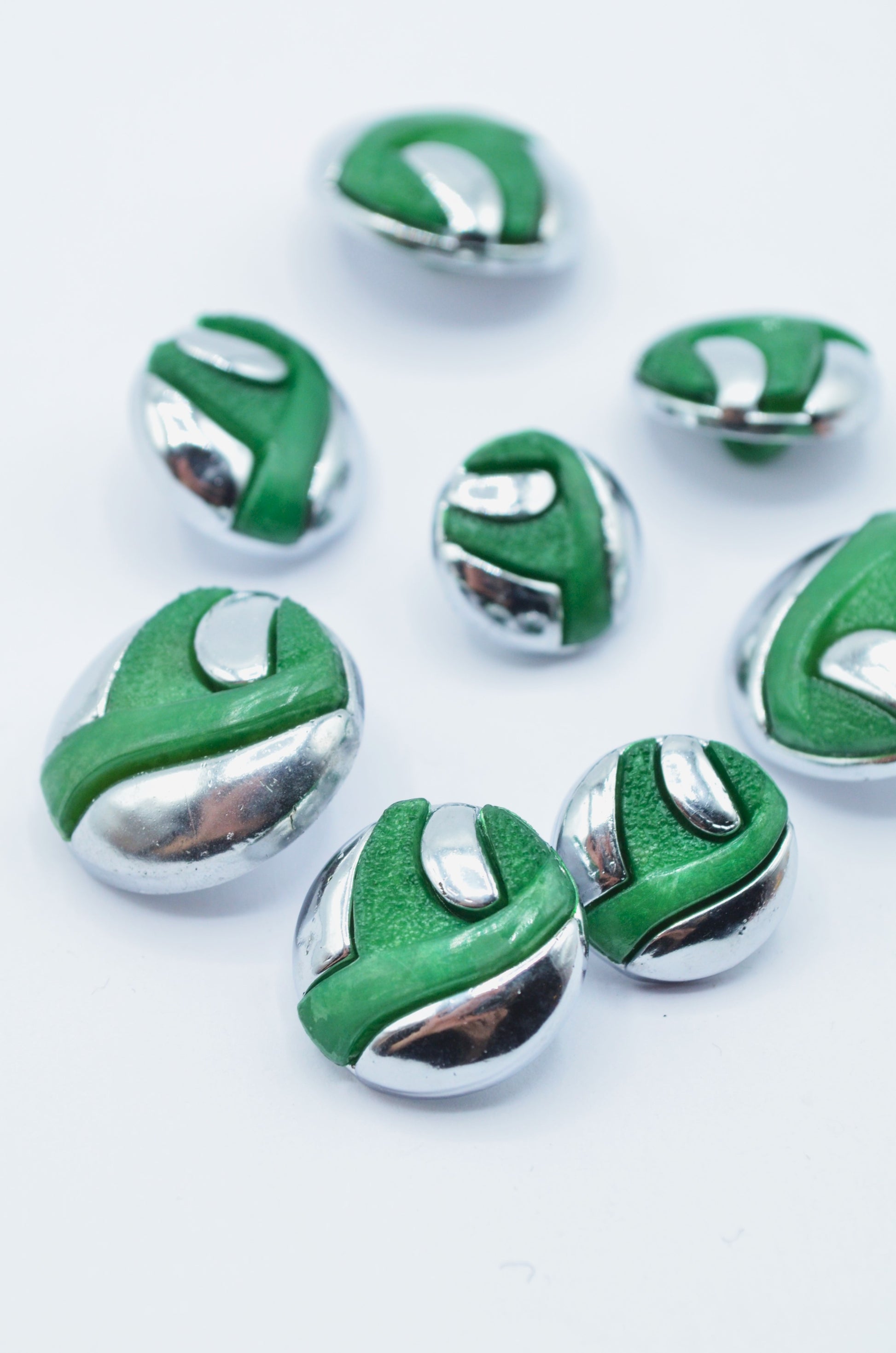 Nasturi De Plastic Verde Cu Argintiu