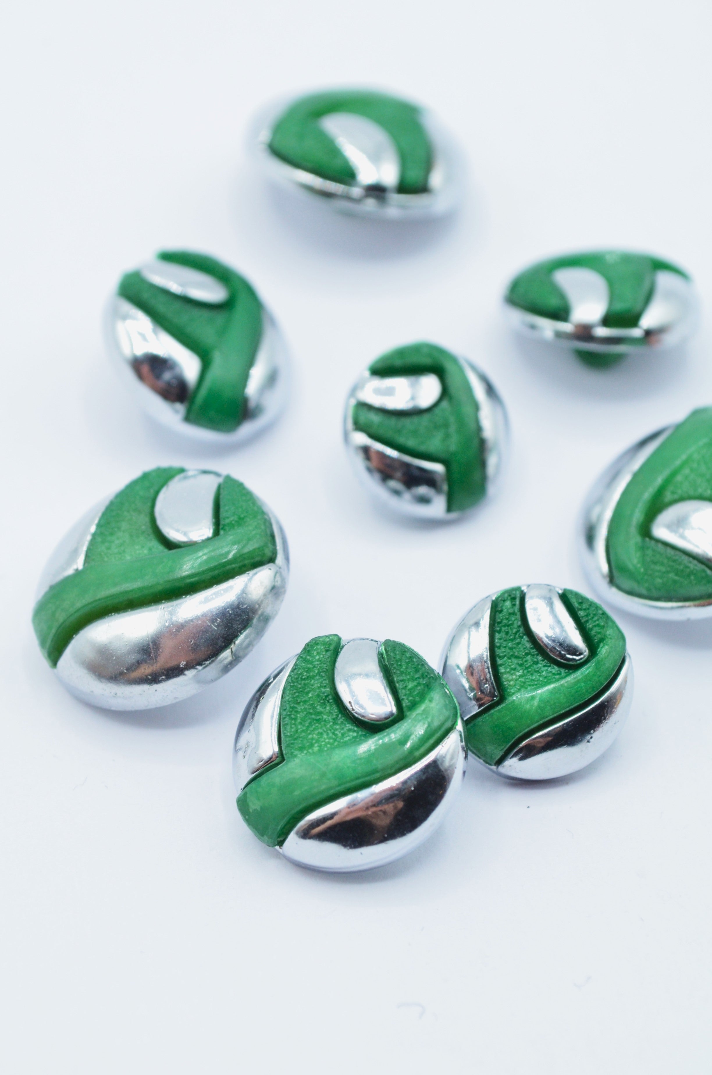 Nasturi De Plastic Verde Cu Argintiu