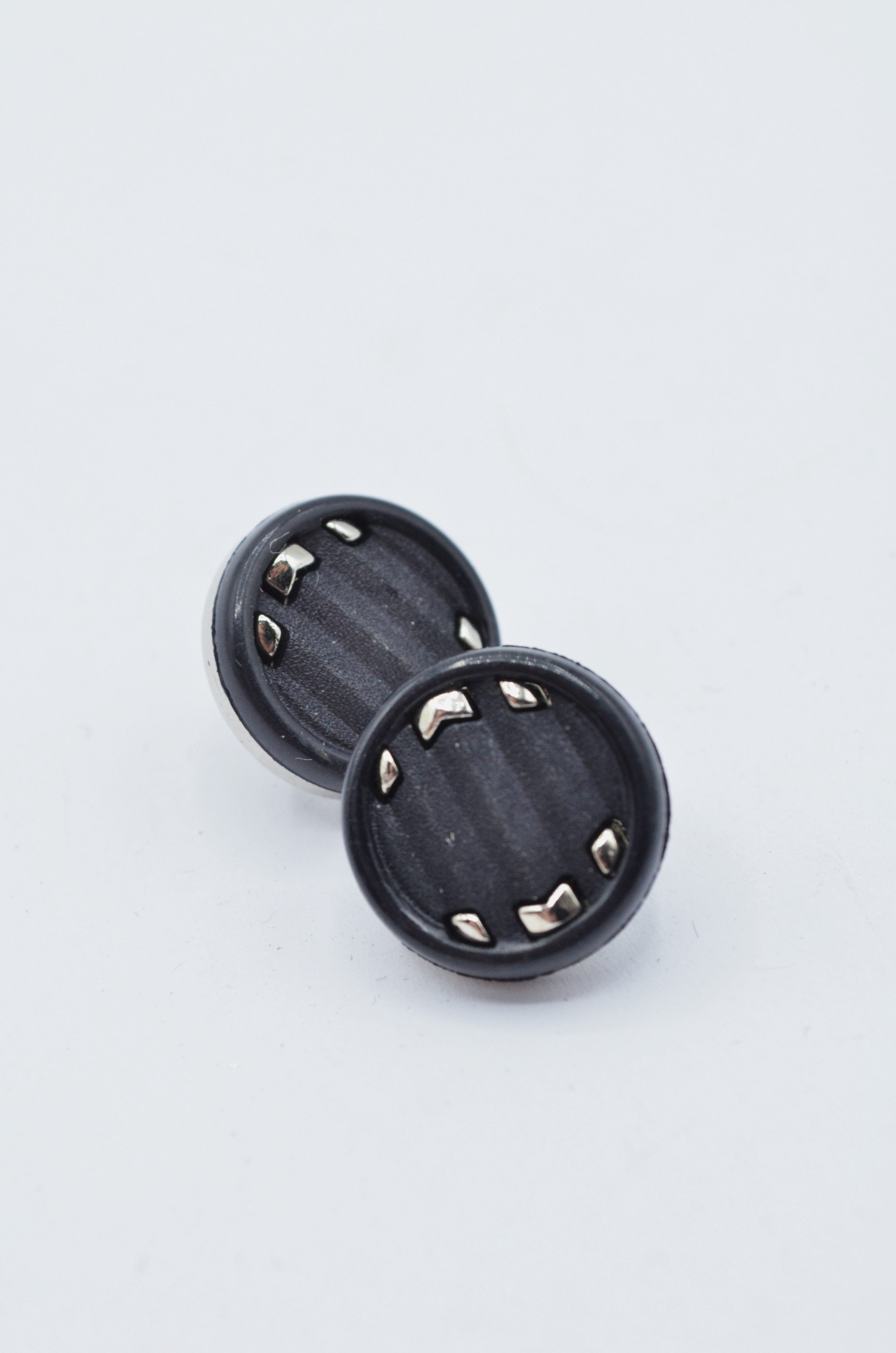 Nasturi De Plastic Negru Cu Argintiu, 15mm