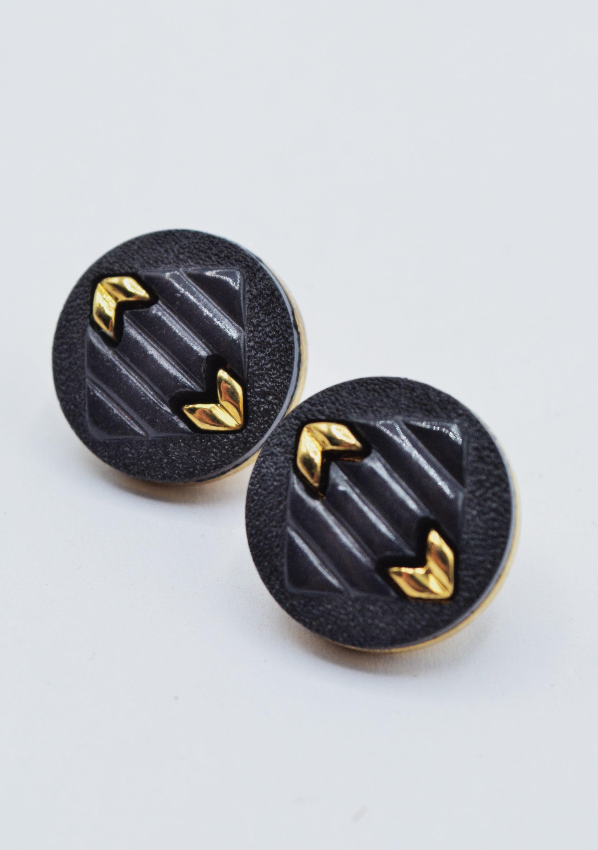 Nasturi De Plastic Negru Cu Auriu, 15mm