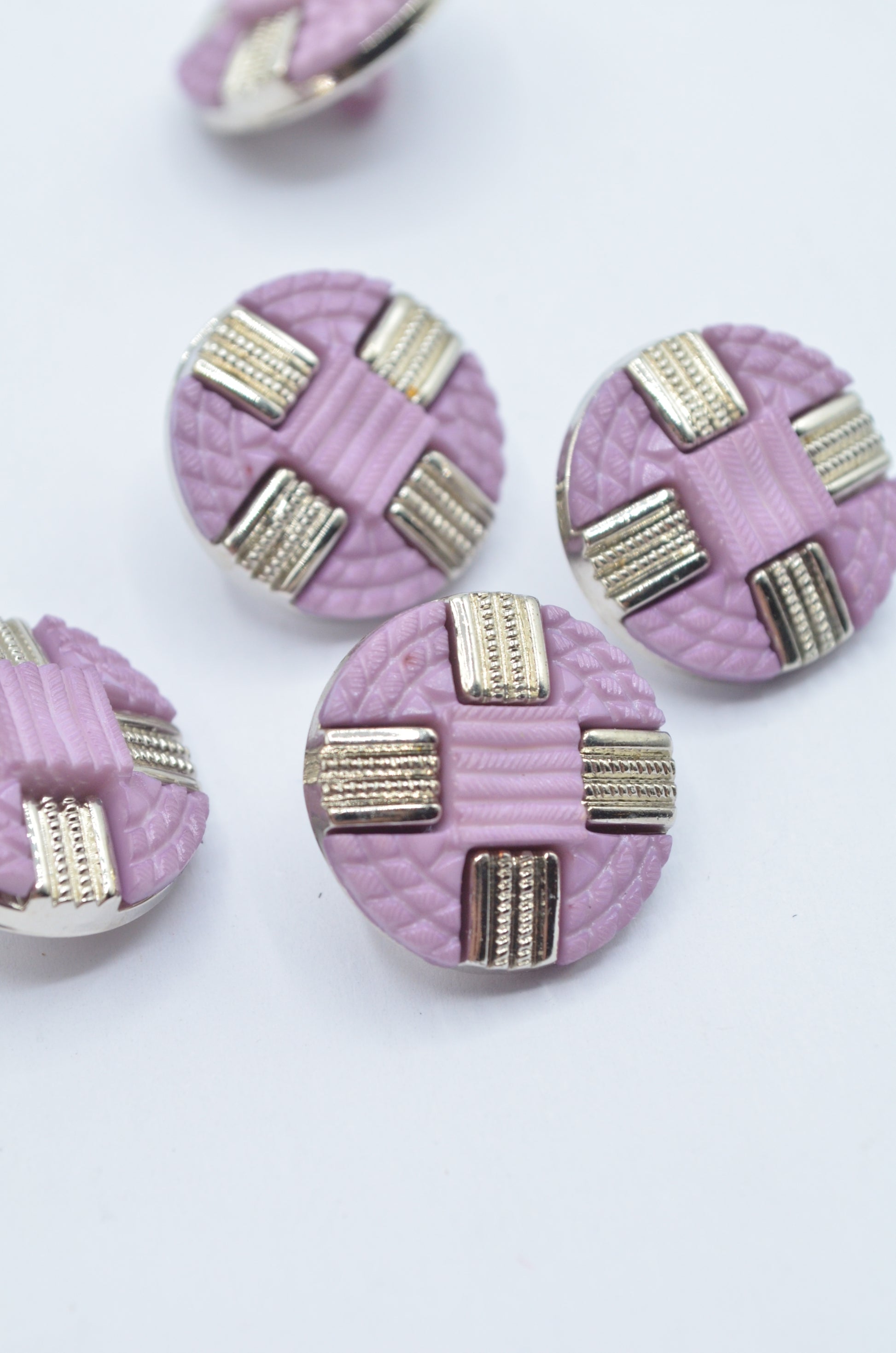Nasturi De Plastic Lila Cu Argintiu, 18mm
