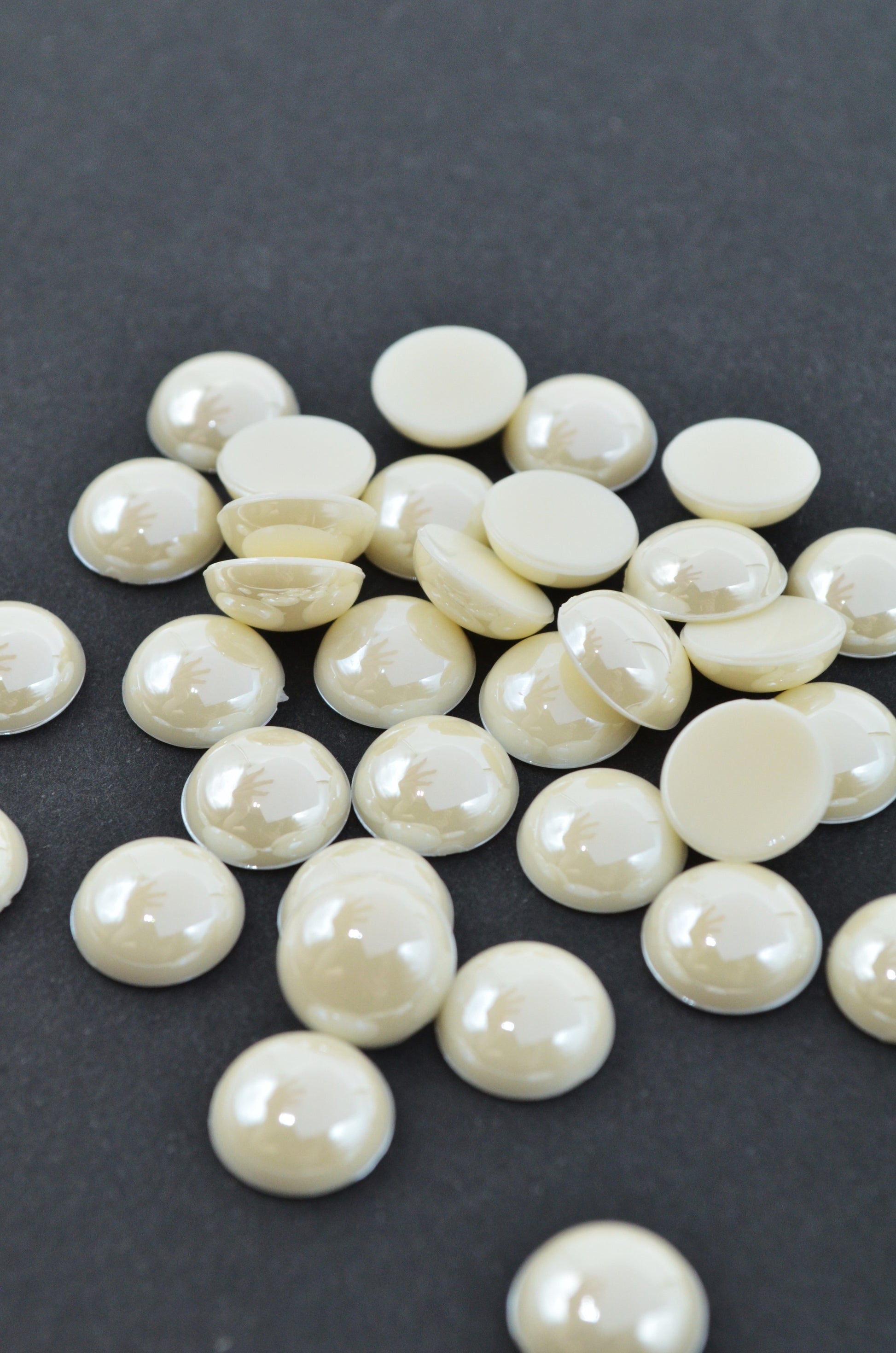 Jumatate Perla Sidefata, 12mm, Ivoire, (12gr/Pachet)