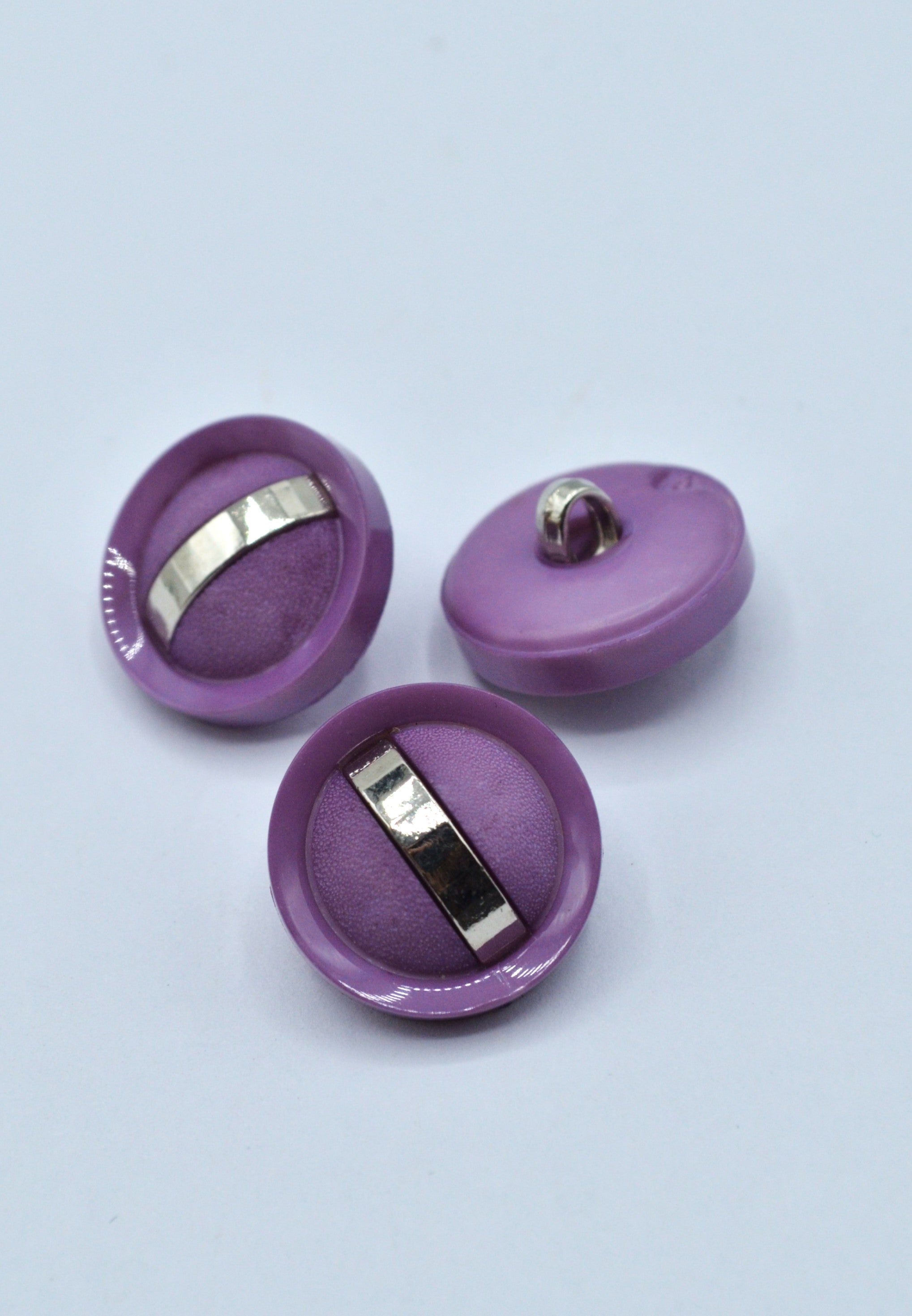 Nasturi De Plastic Mov Cu Argintiu 18mm