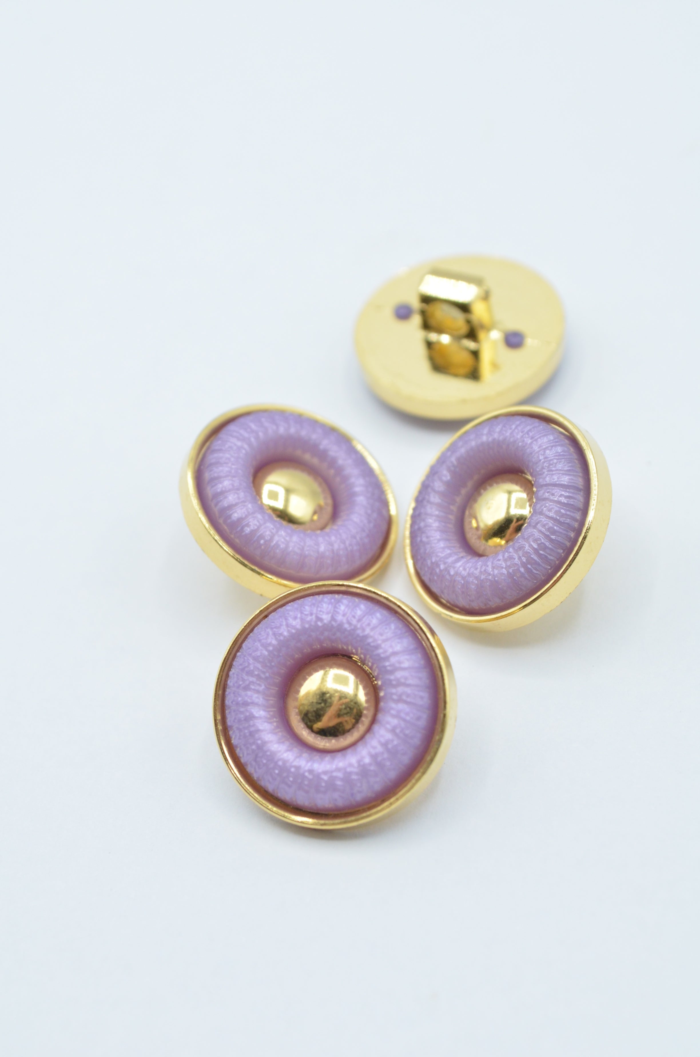 Nasturi De Plastic Lila Cu Auriu 18mm