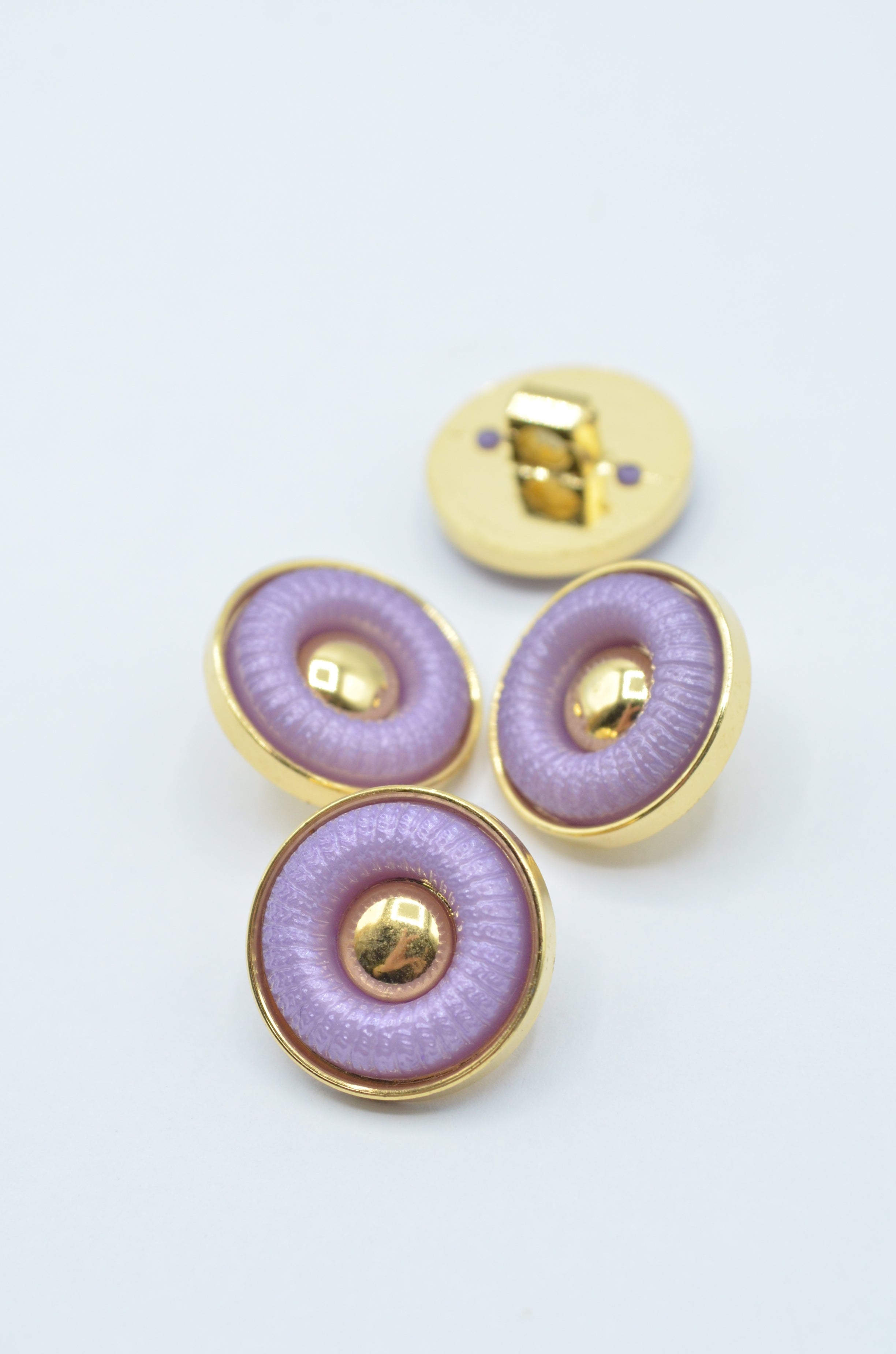 Nasturi De Plastic Lila Cu Auriu 18mm