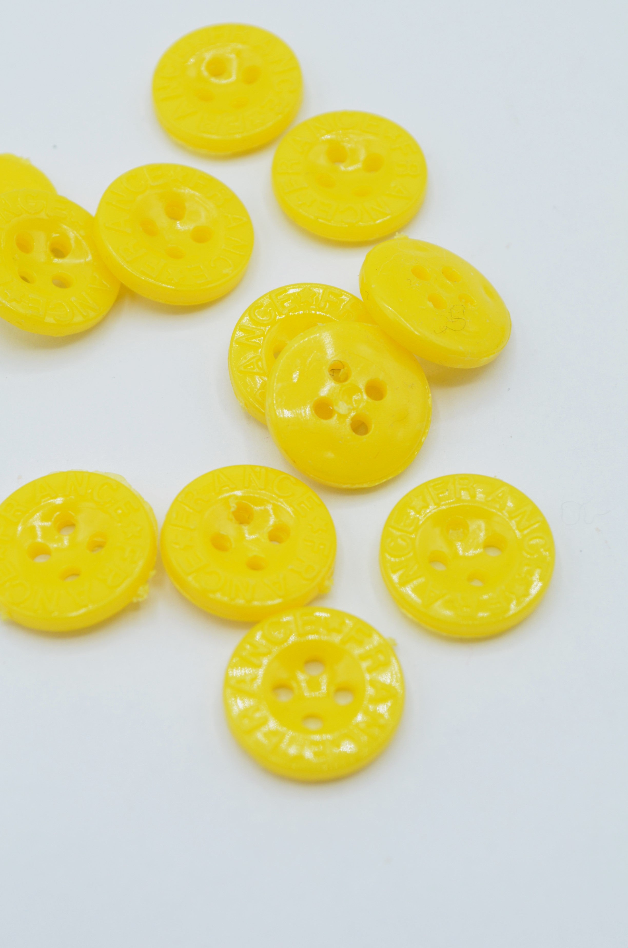 Nasturi De Plastic 15mm, Galben