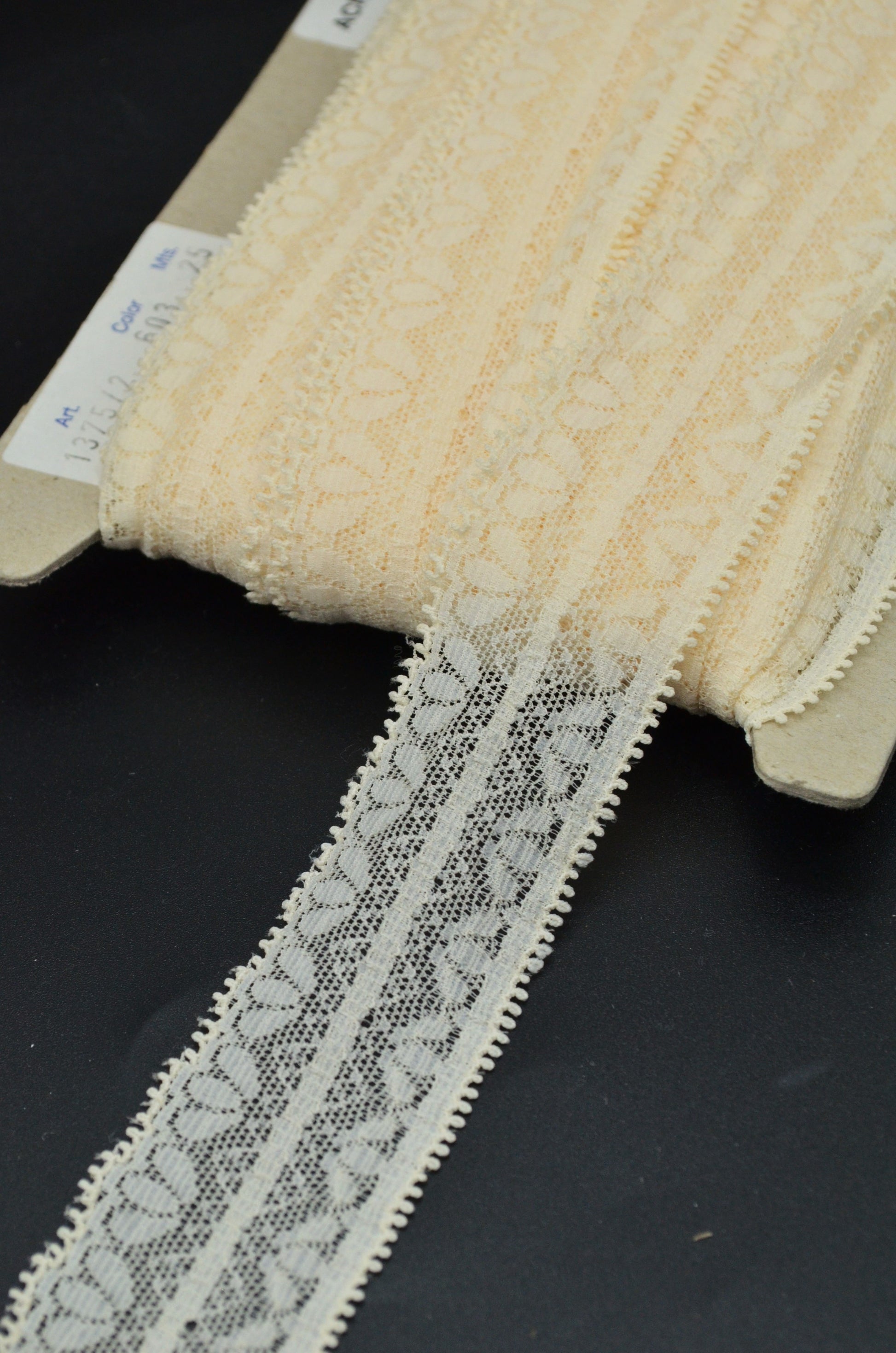 Dantela Elastica 3.50cm, Crem