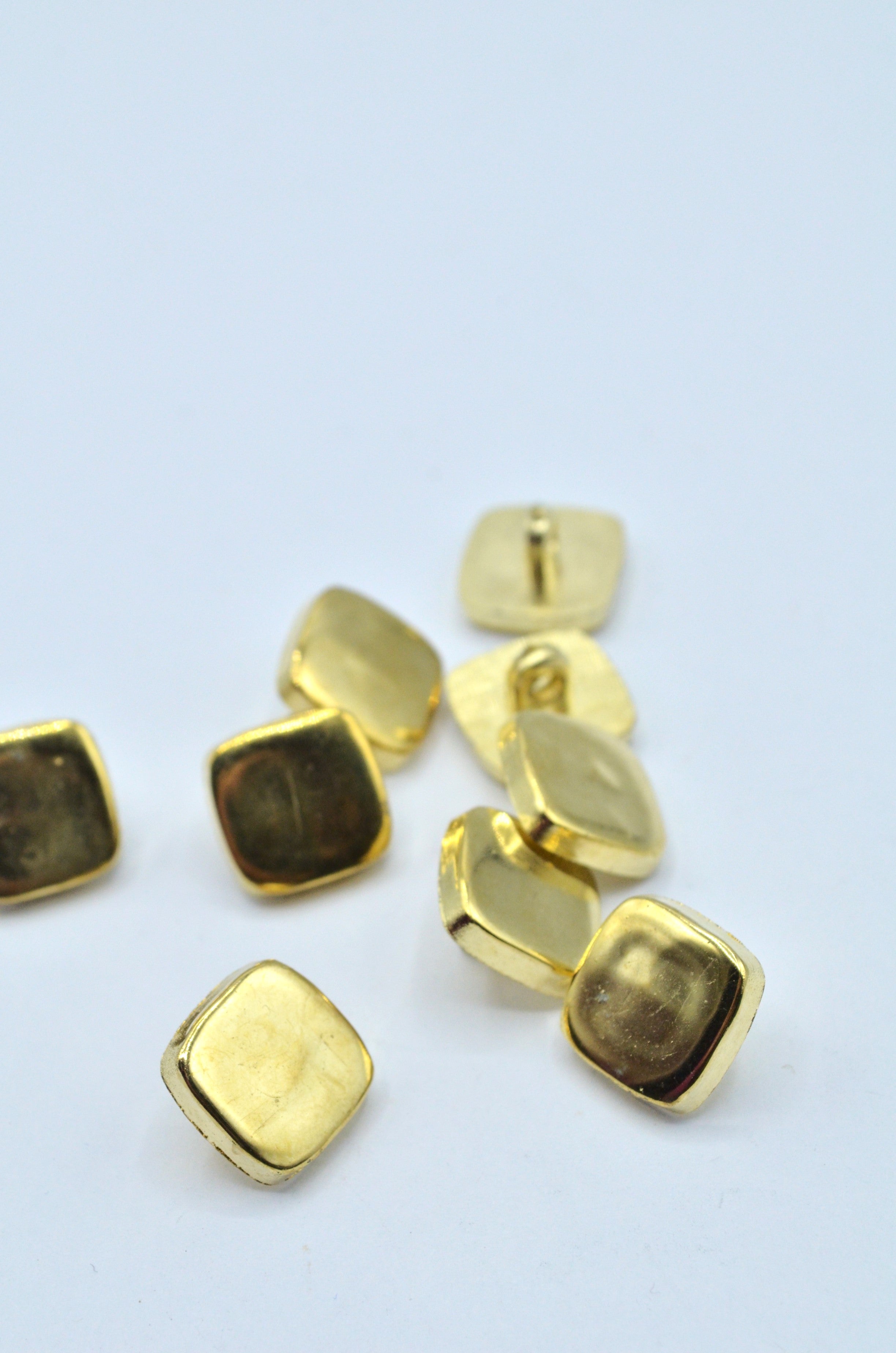 Nasturi De Plastic 13mm, Auriu