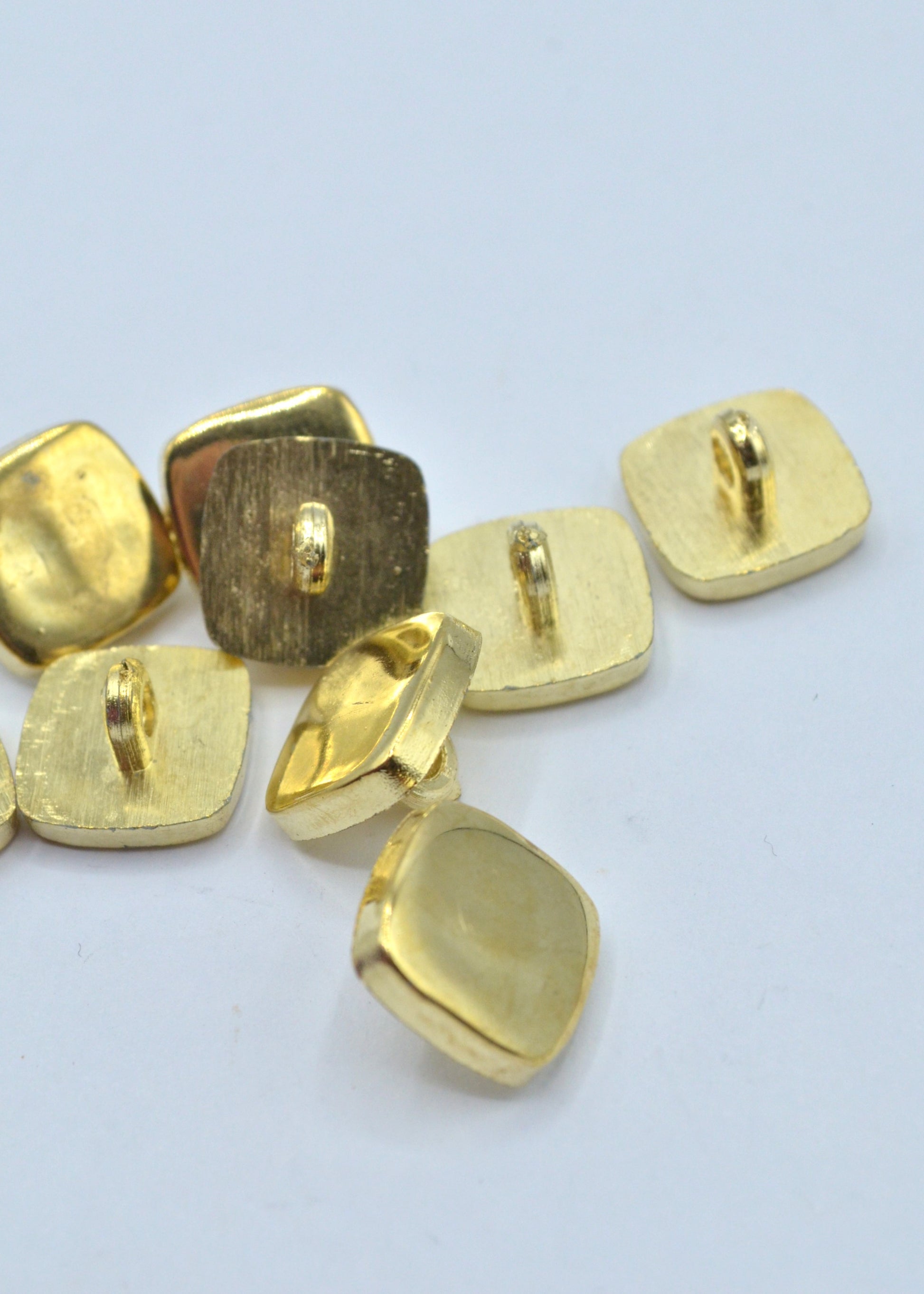 Nasturi De Plastic 13mm, Auriu