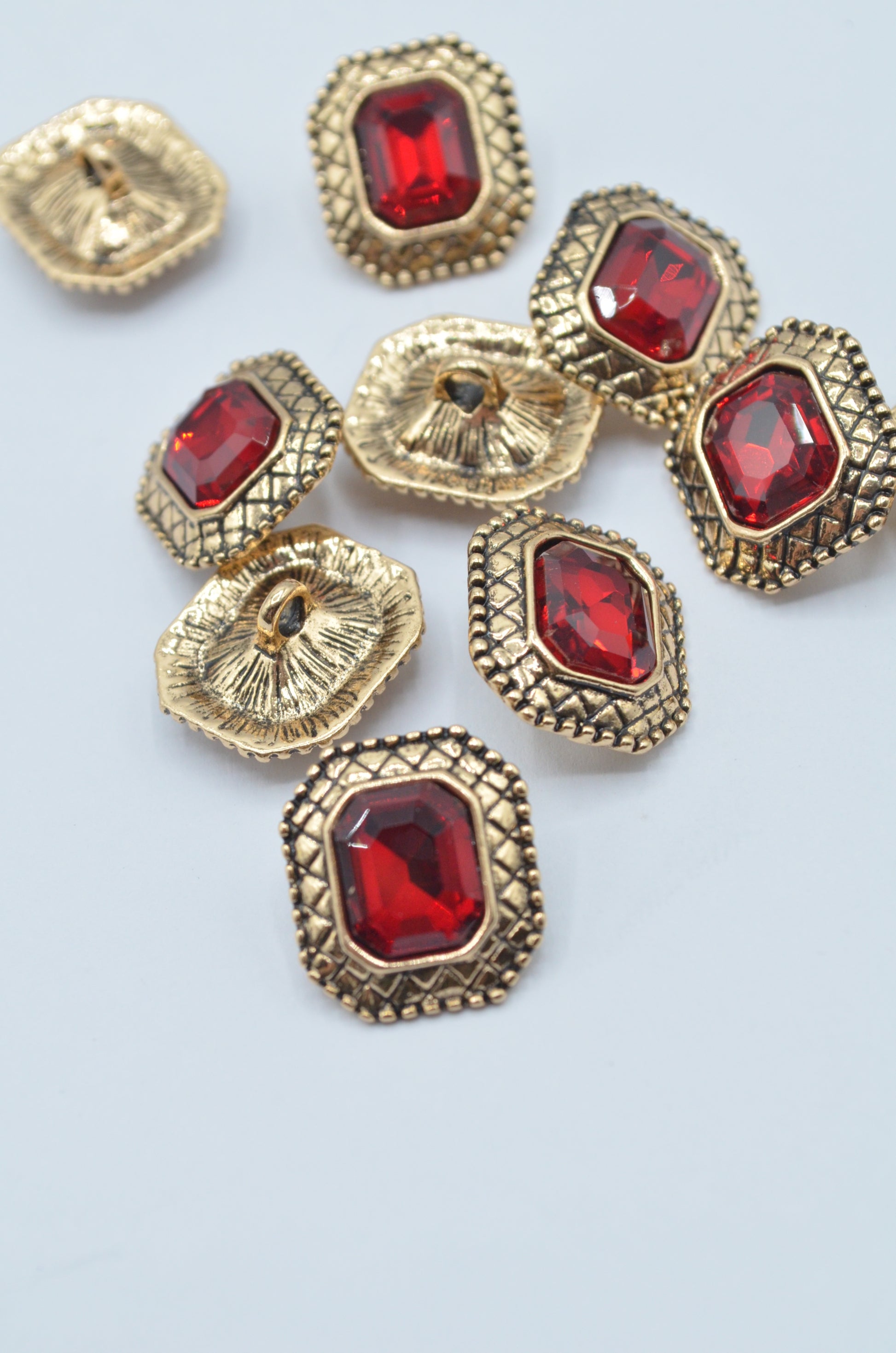 Nasturi Metalici Cu Pietre,15x18mm