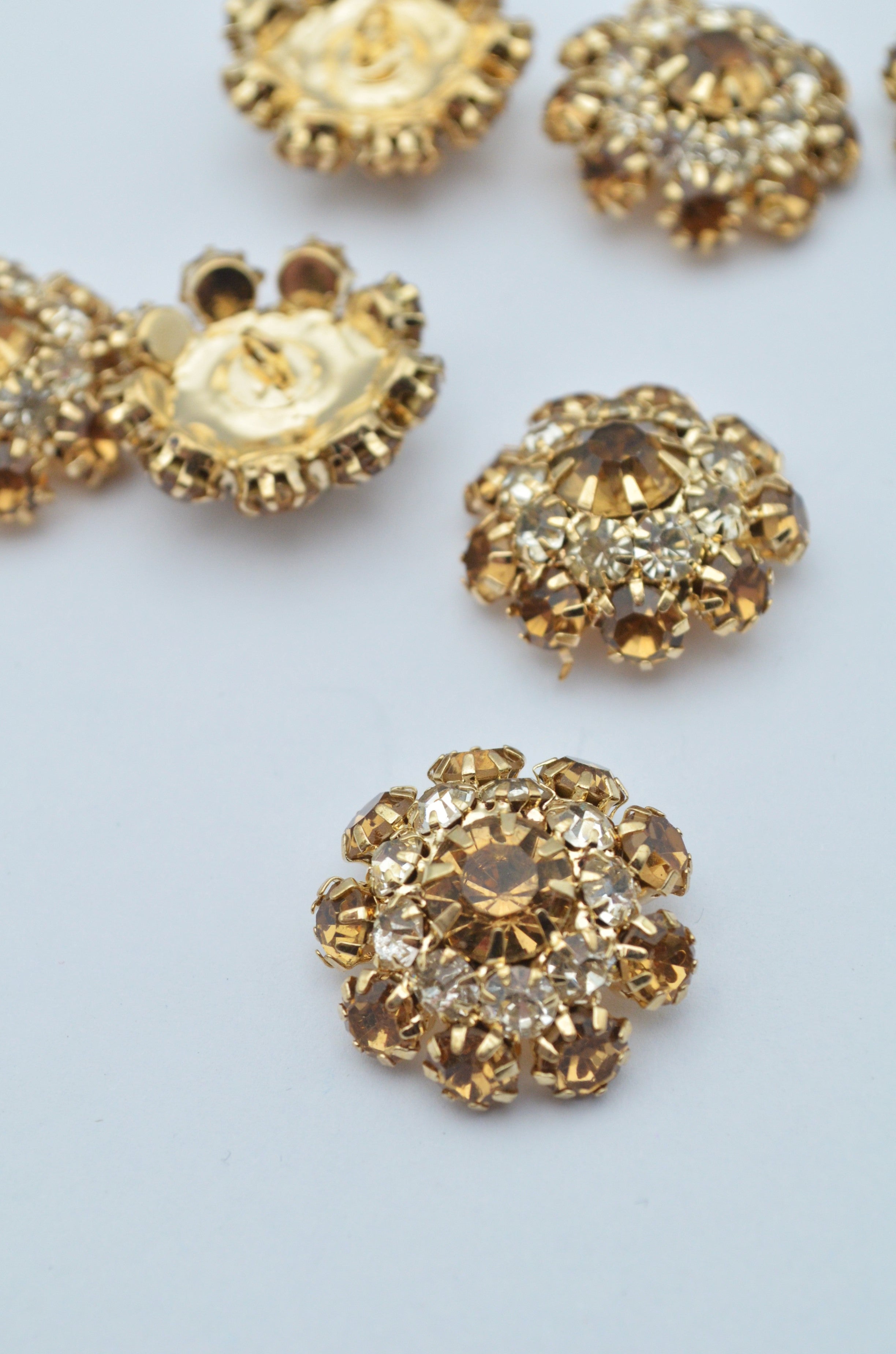 Nasturi Metalici Cu Pietre, 21mm, Bej