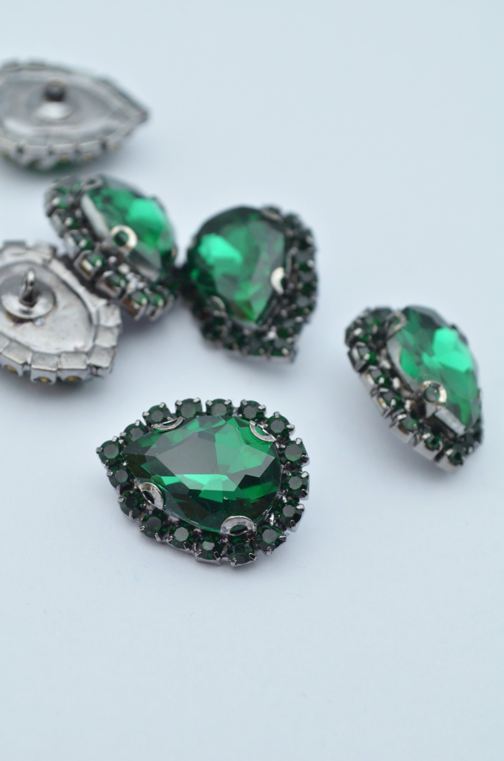Nasturi Cu Strasuri, 19x15mm