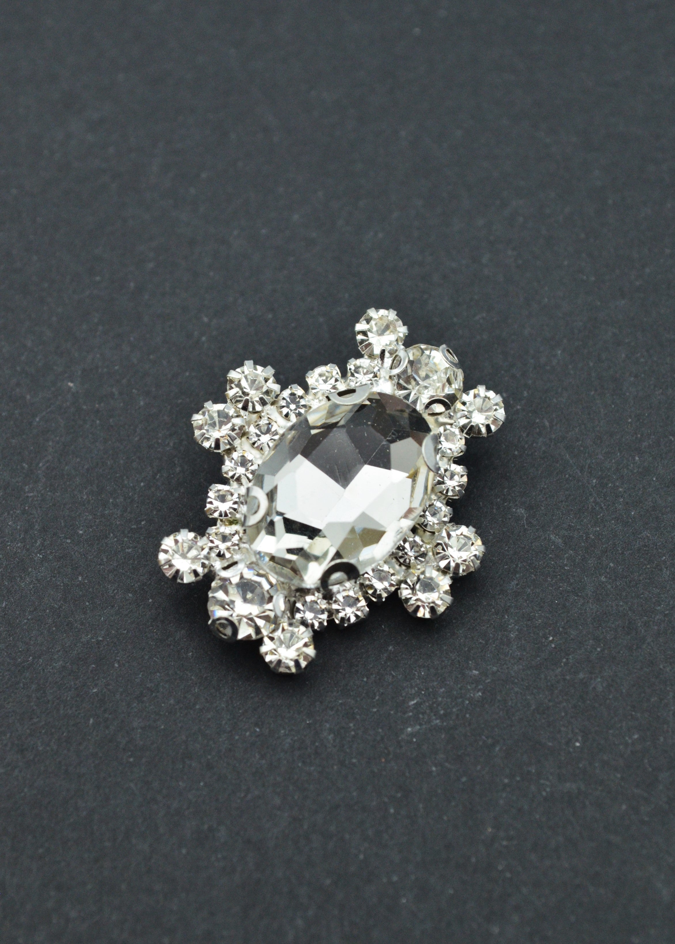 Nasturi Cu Strasuri, 25x30mm