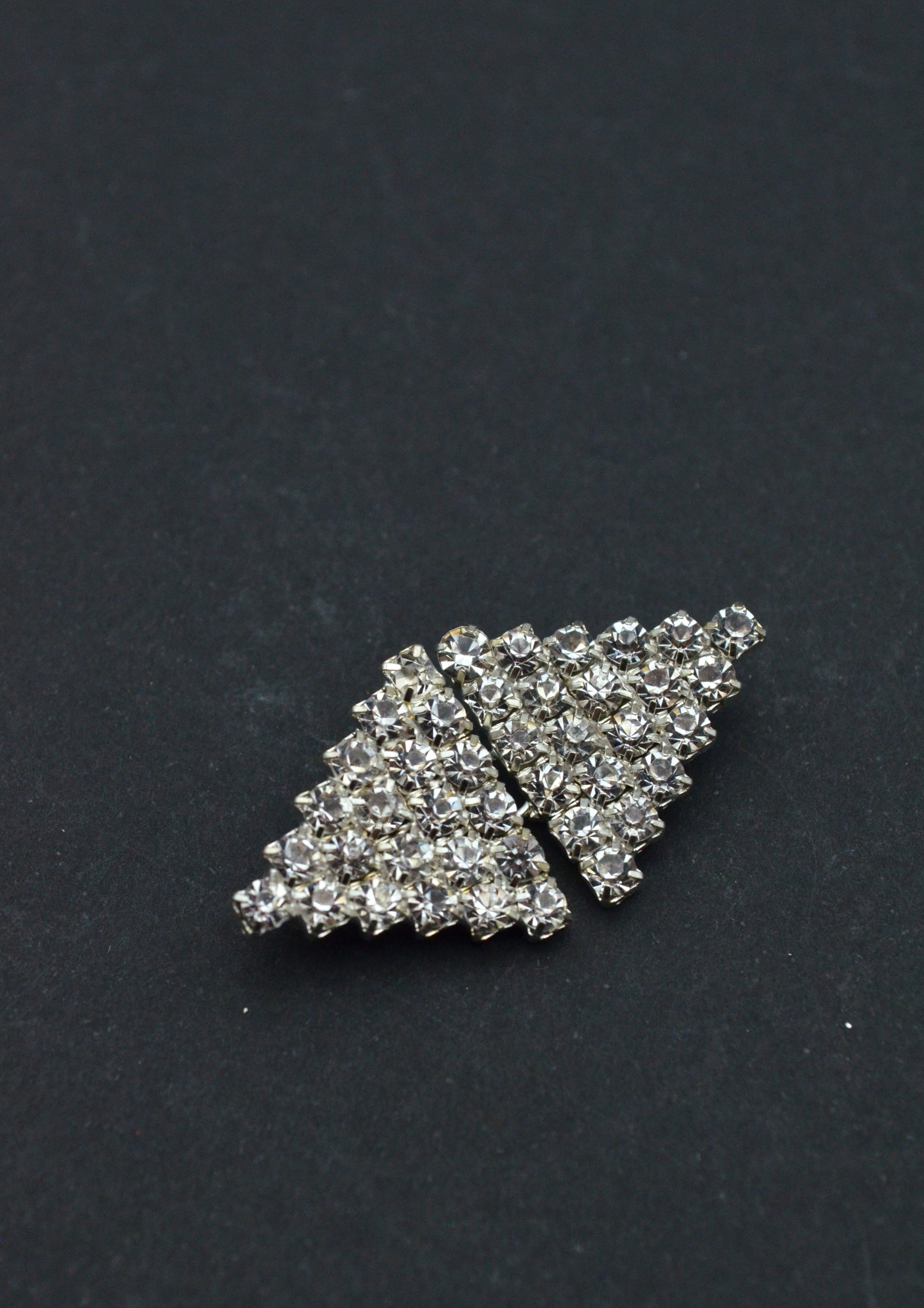 Brandemburg Metalic Cu Strasuri 1.80x3.30cm