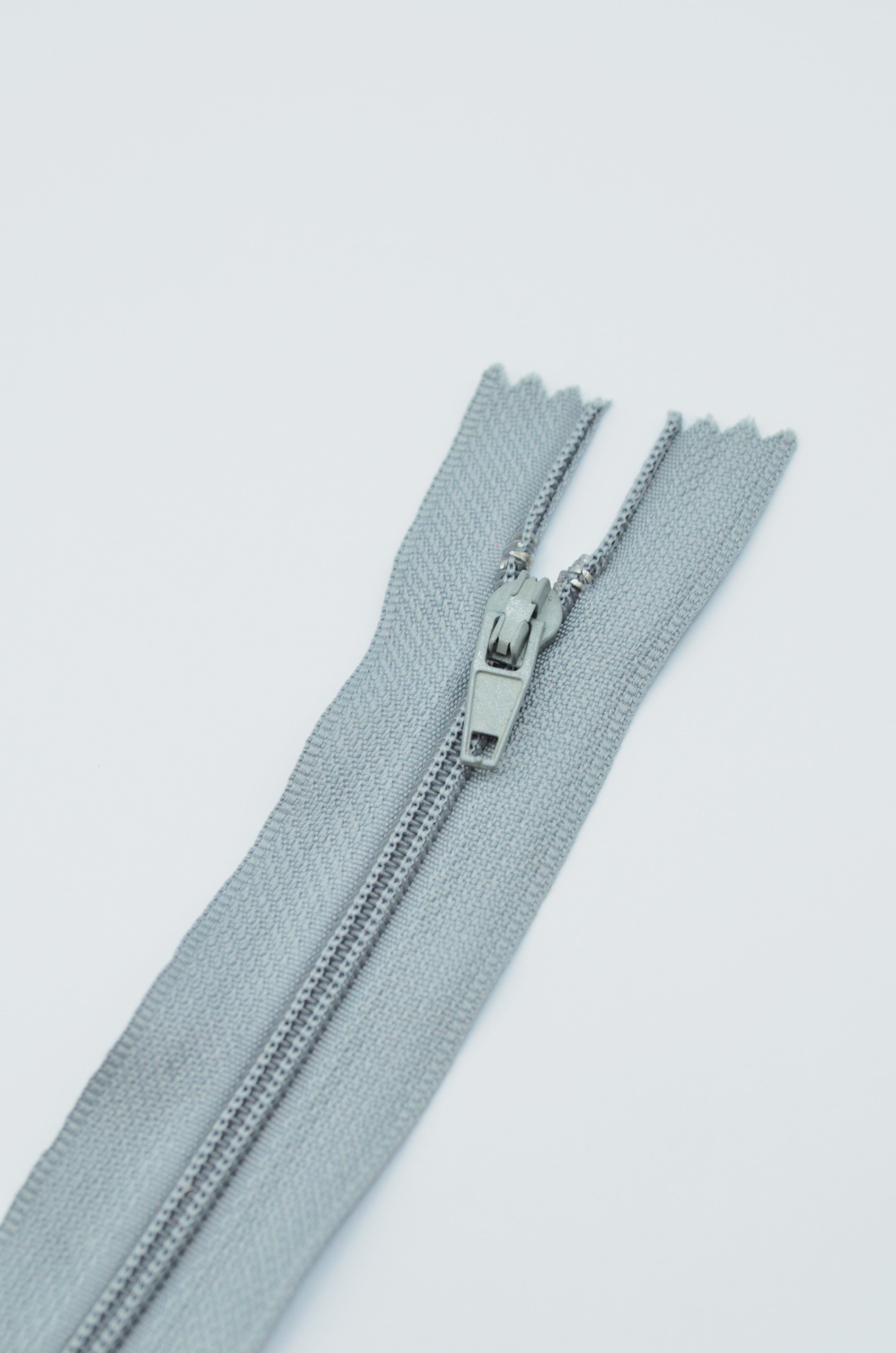 Fermoar Plastic Gri Deschis 20cm