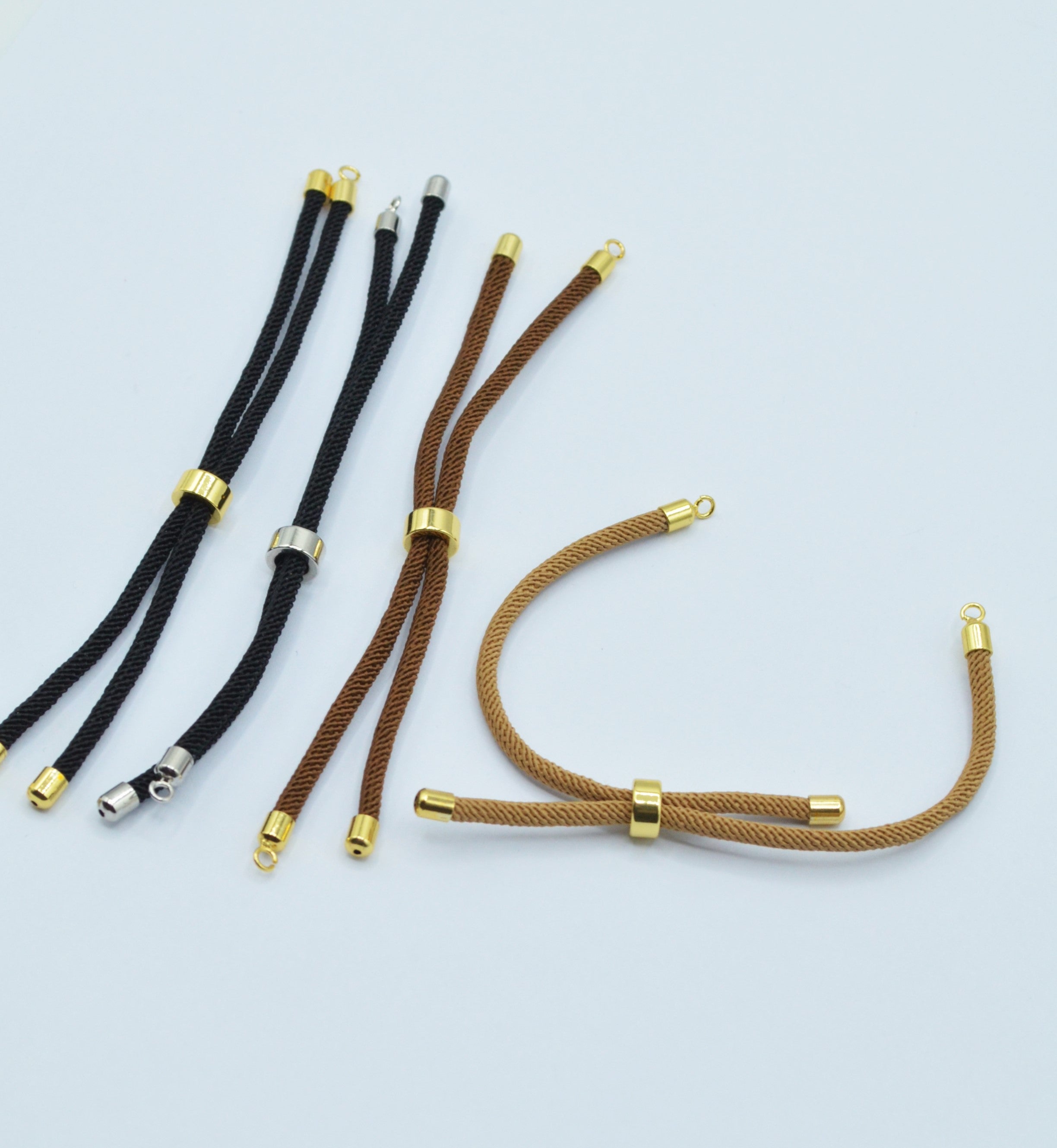 Sistem Inchidere Reglabila Bratara Cu Snur