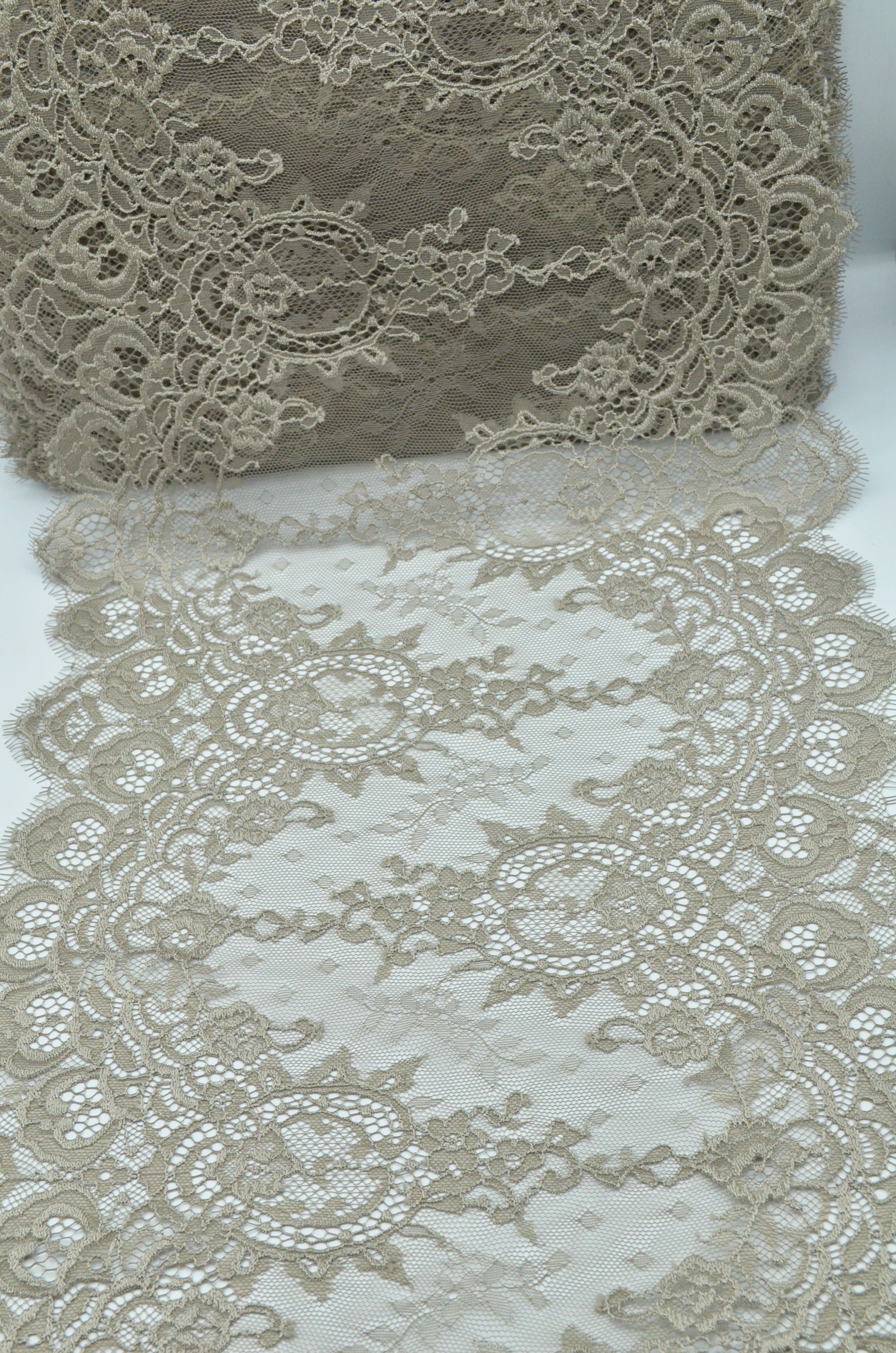 Dantela Chantilly 300 x 25cm, Grej