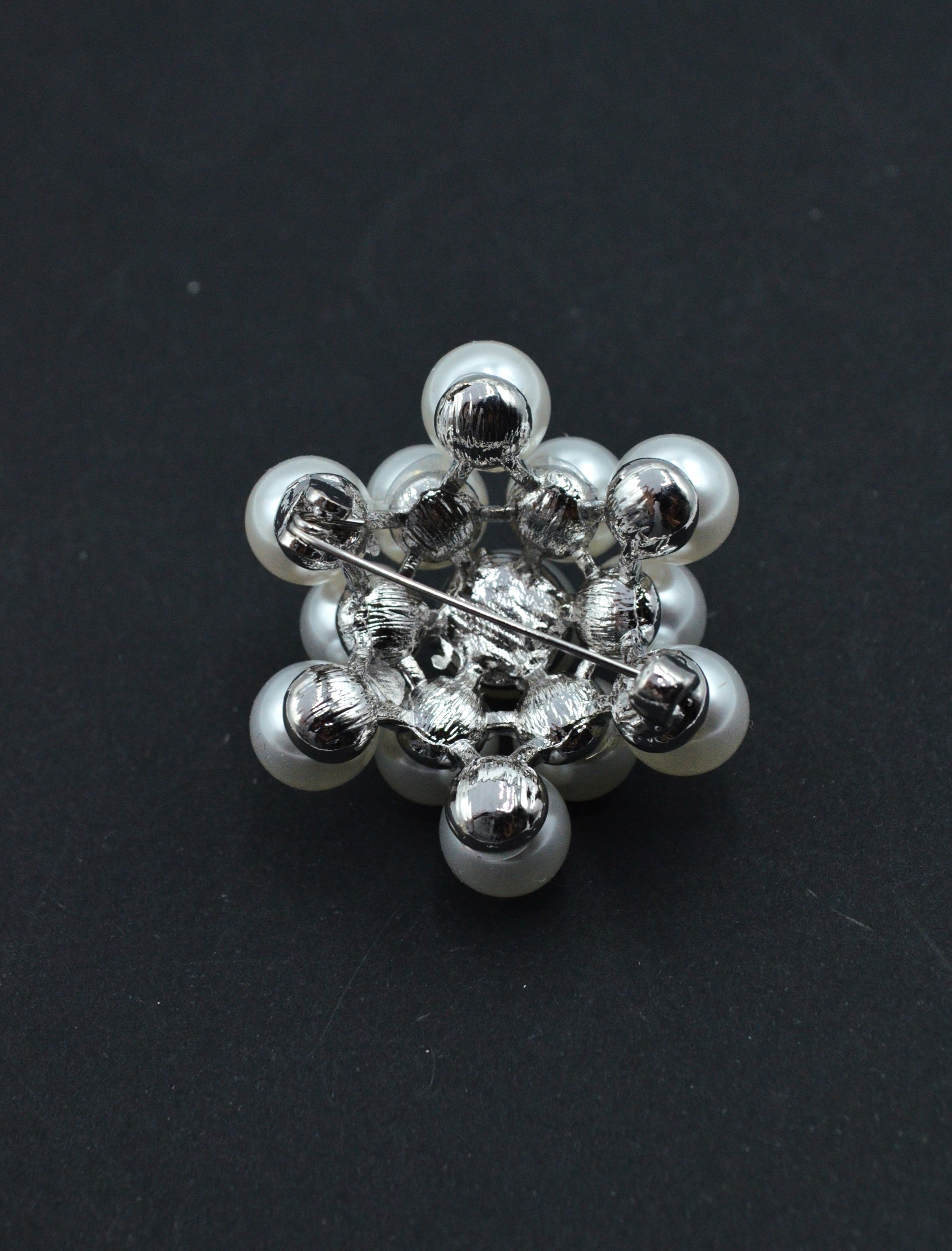 Brosa Cu Perle 41mm, Argintiu