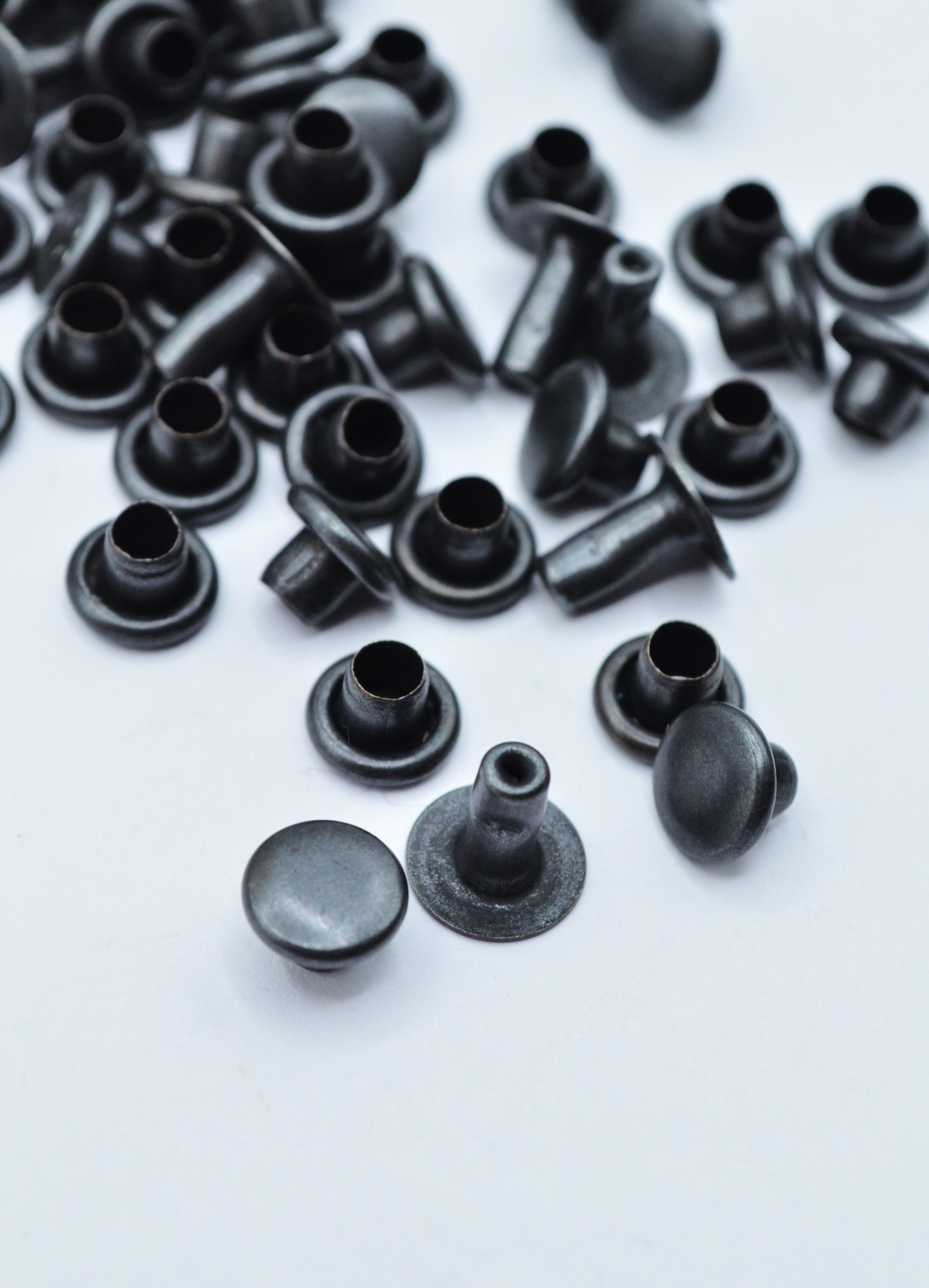 Capse Fixe Ø7mm, Negru (12buc/Pachet) 
