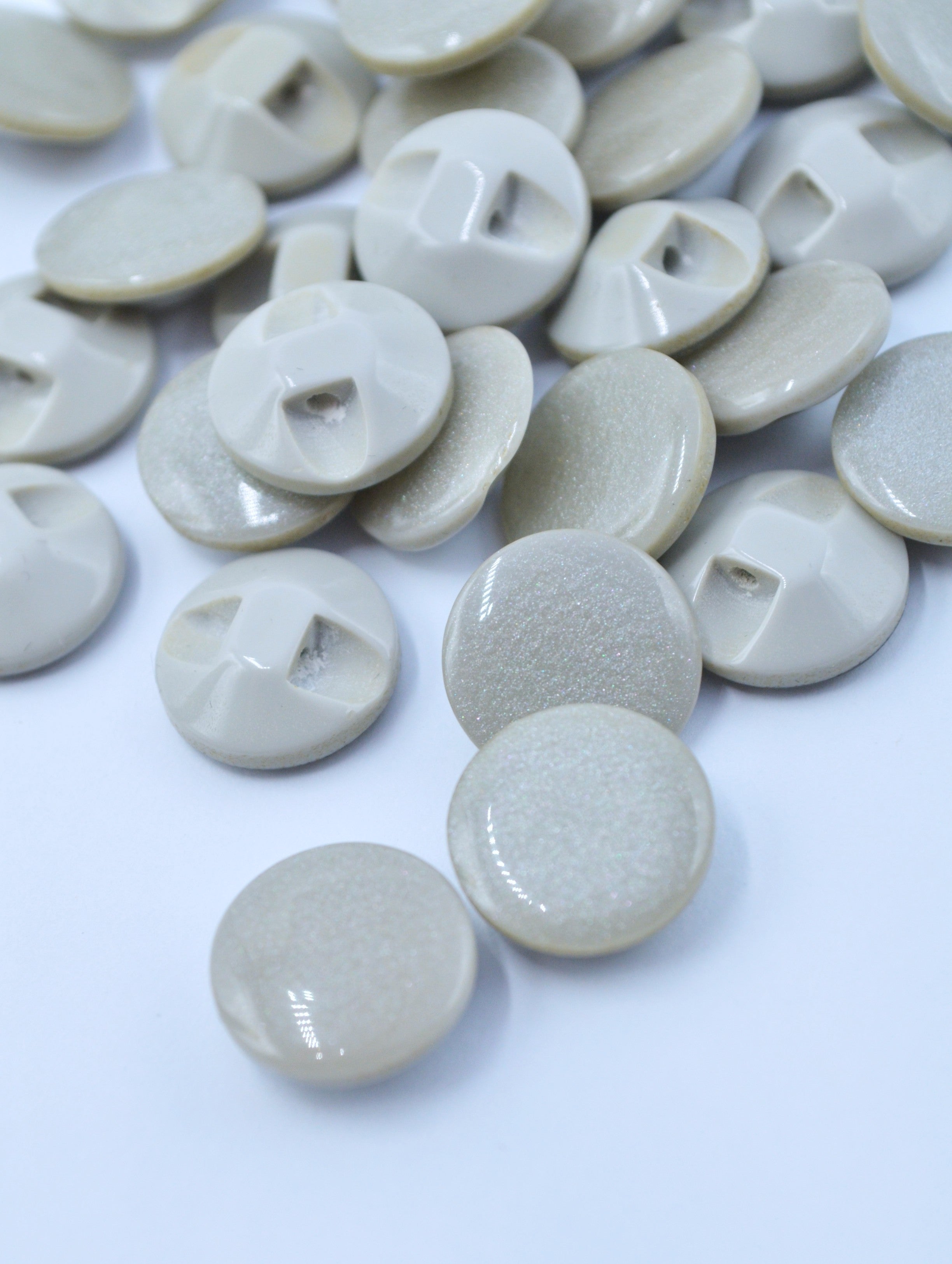 Nasturi De Plastic Sidefati 12mm, Grej